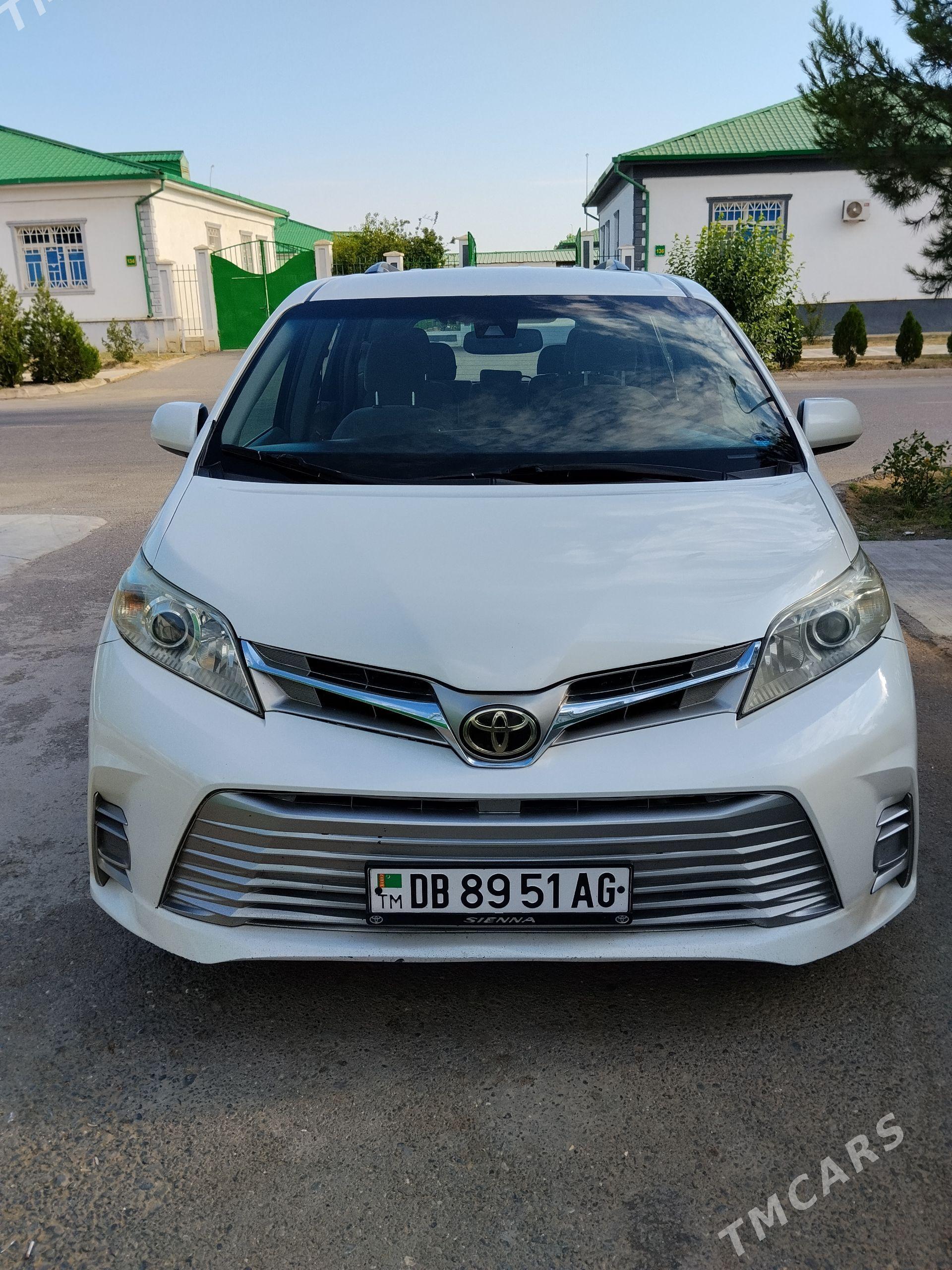 Toyota Sienna 2019 - 390 000 TMT - Täze zaman - img 1