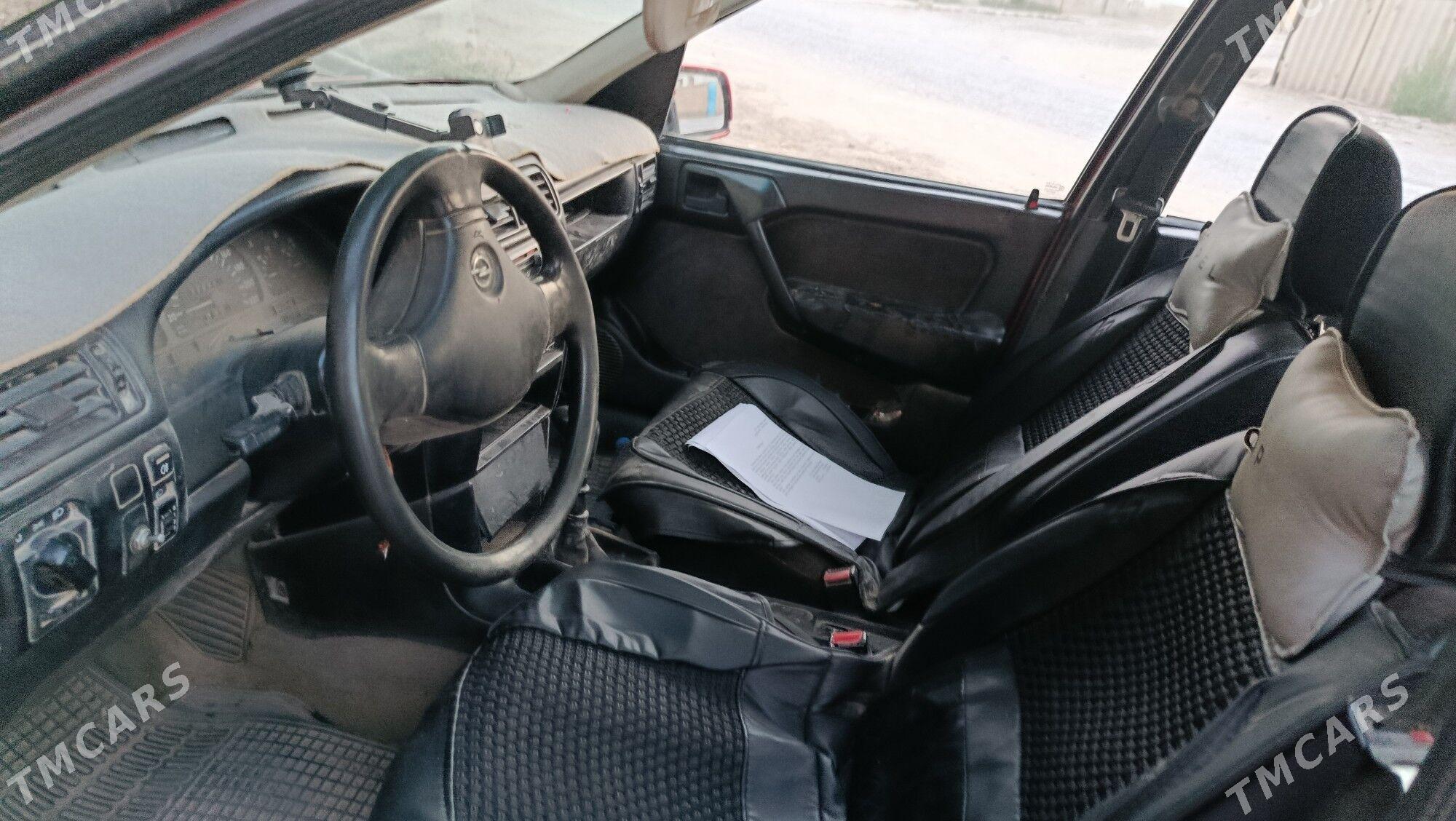 Opel Vectra 1992 - 38 000 TMT - Kerki - img 1