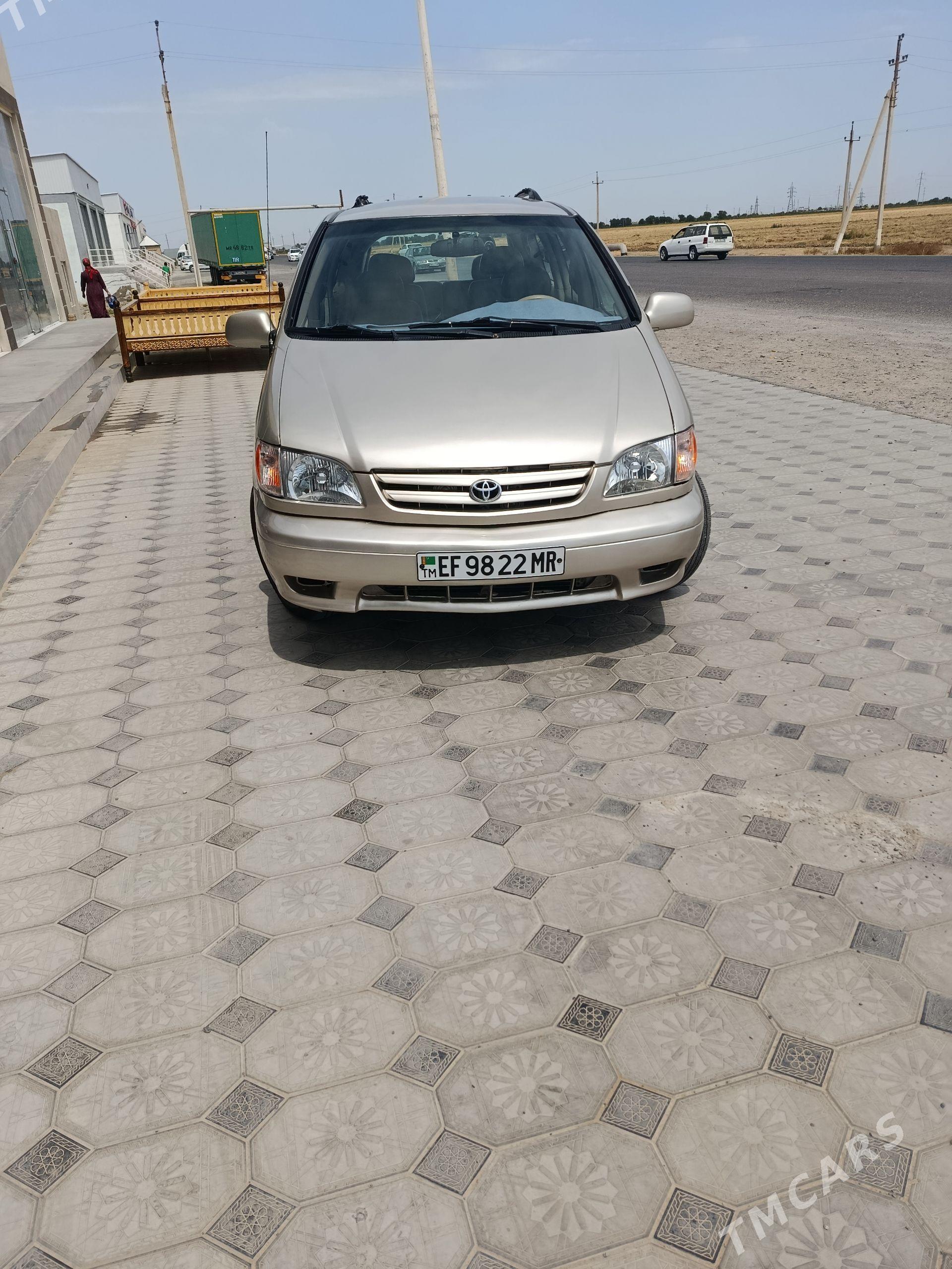 Toyota Sienna 2001 - 156 000 TMT - Sakarçäge - img 1