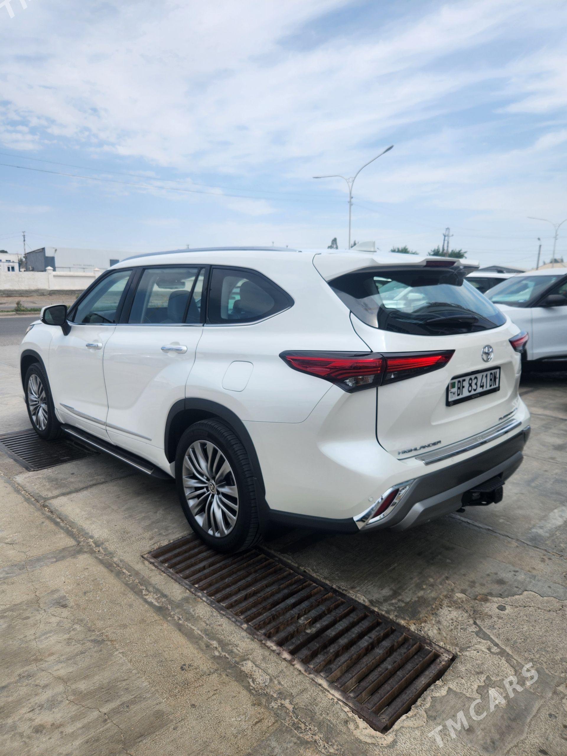 Toyota Highlander 2021 - 750 000 TMT - Мары - img 1