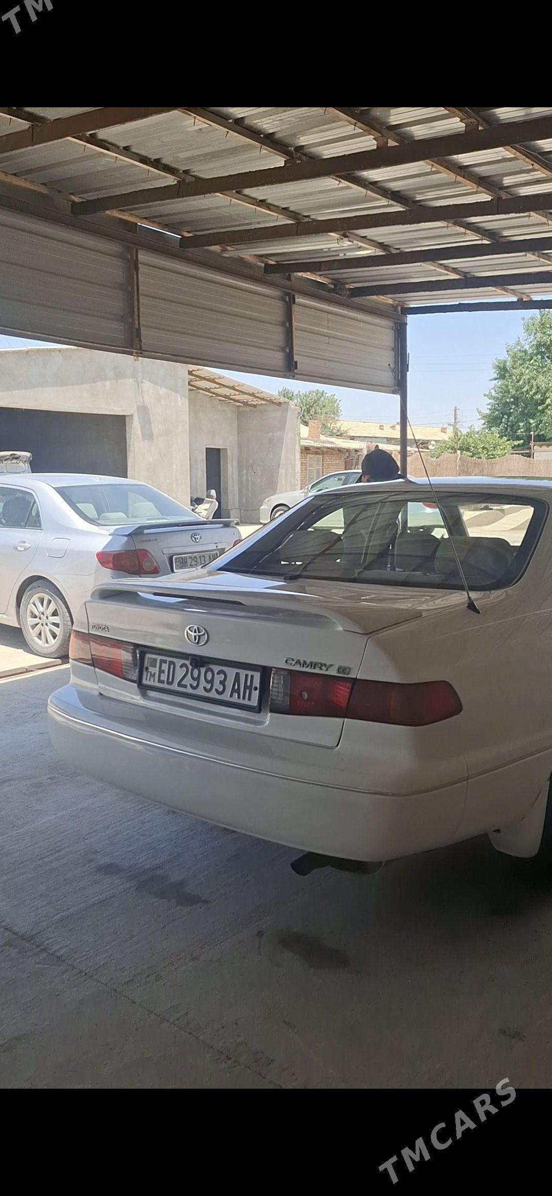 Toyota Camry 2000 - 150 000 TMT - Теджен - img 1