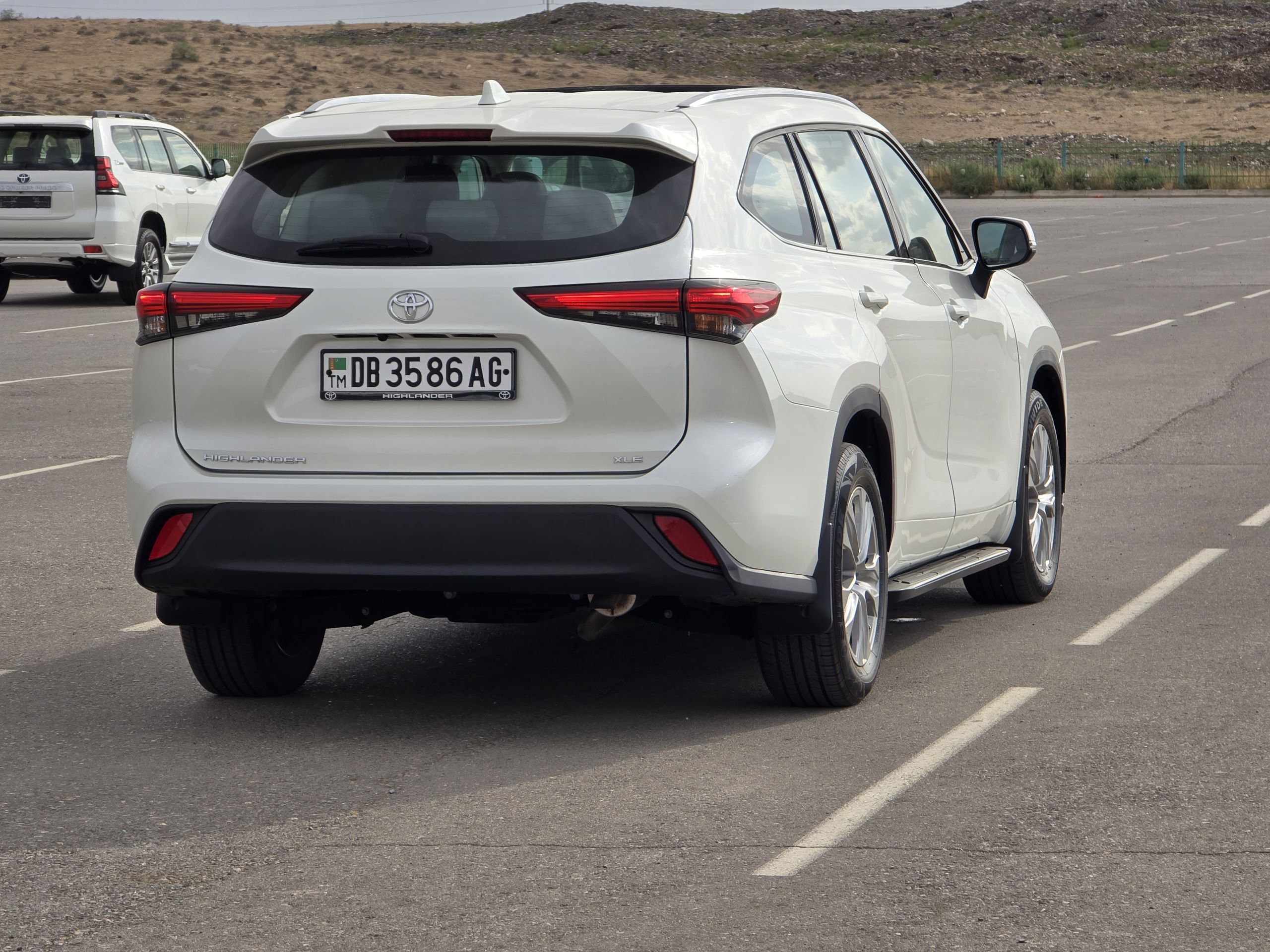 Toyota Highlander 2020 - 625 000 TMT - Ашхабад - img 1