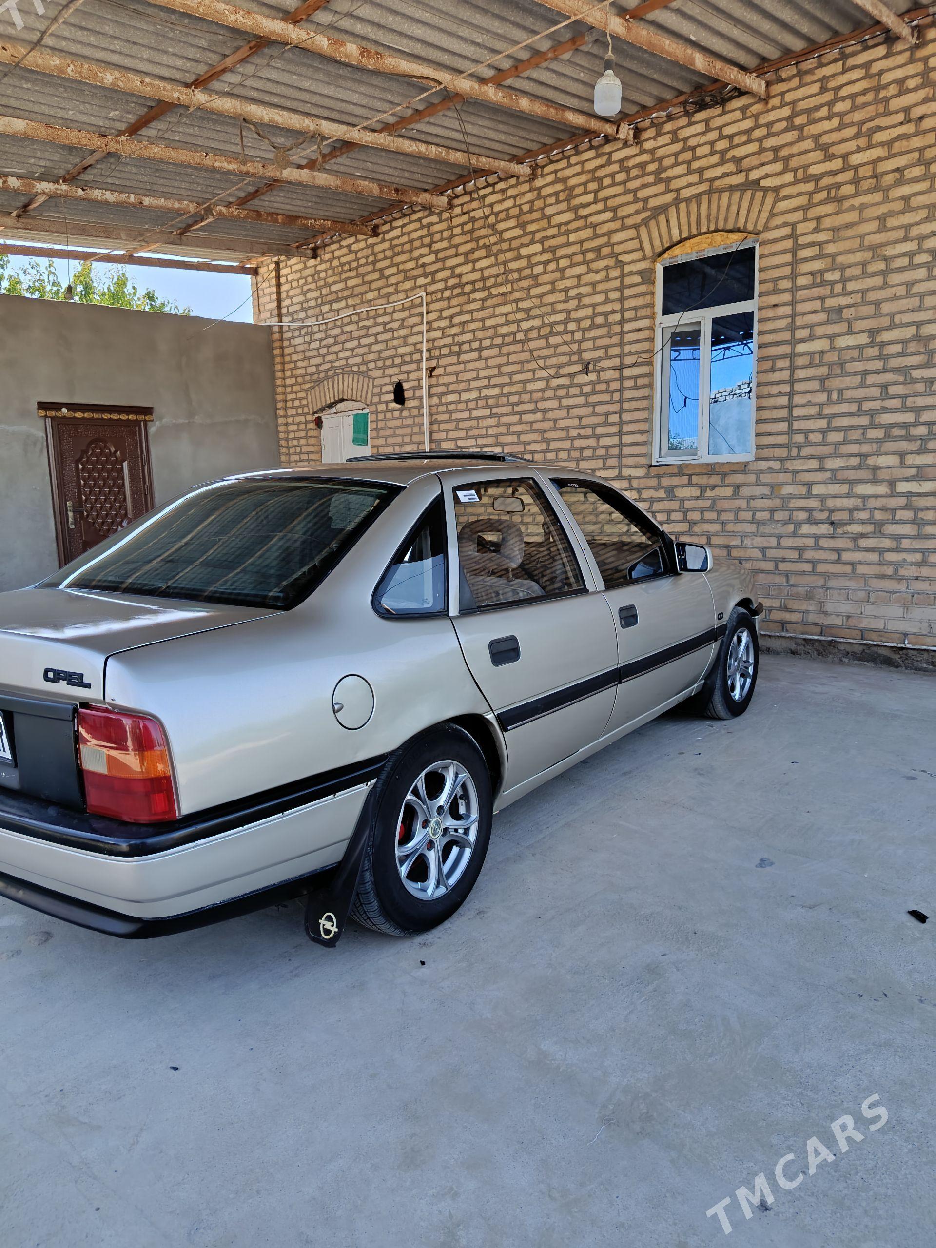 Opel Vectra 1991 - 40 000 TMT - Мары - img 1