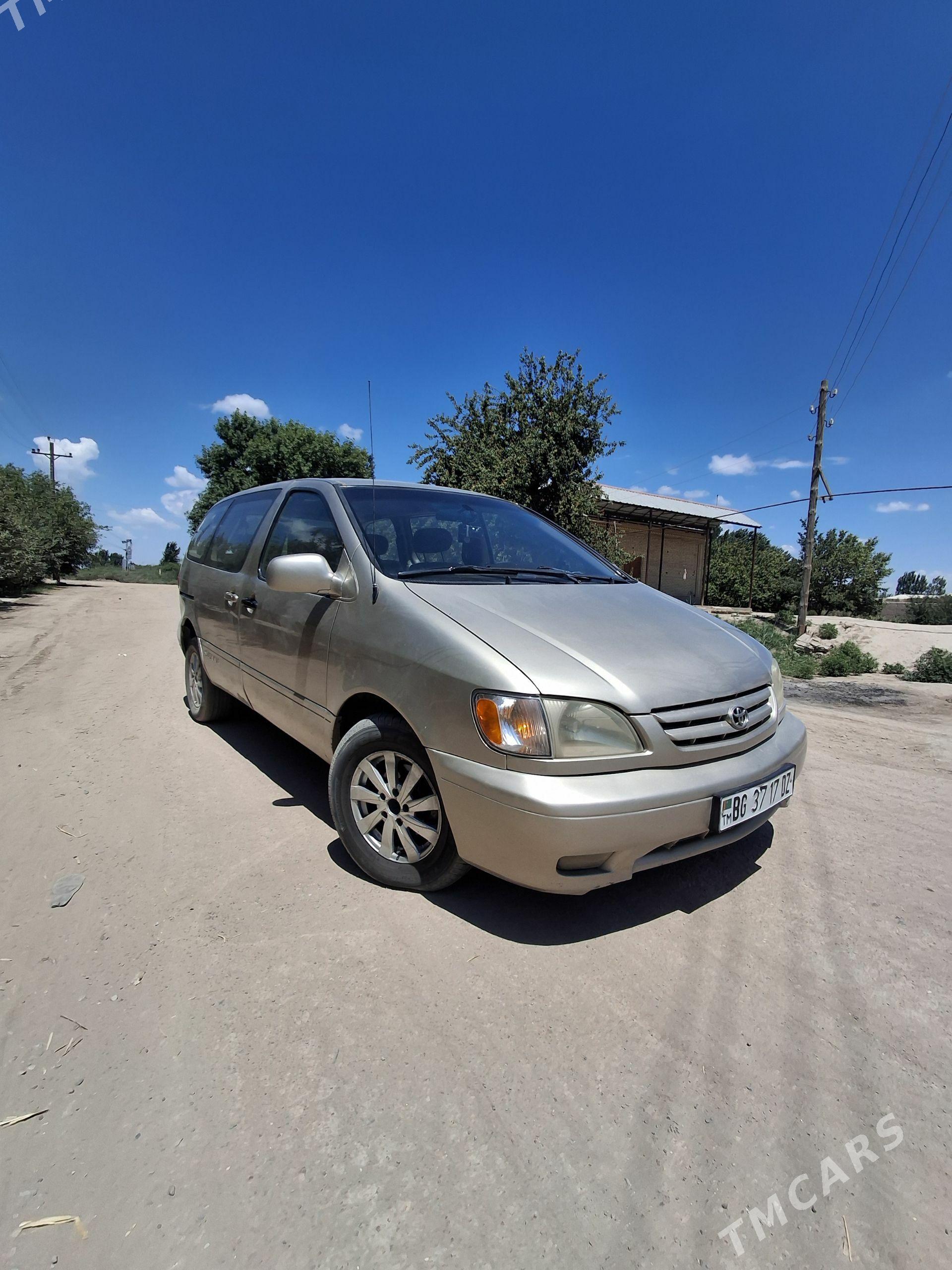 Toyota Sienna 2001 - 210 000 TMT - Daşoguz - img 1
