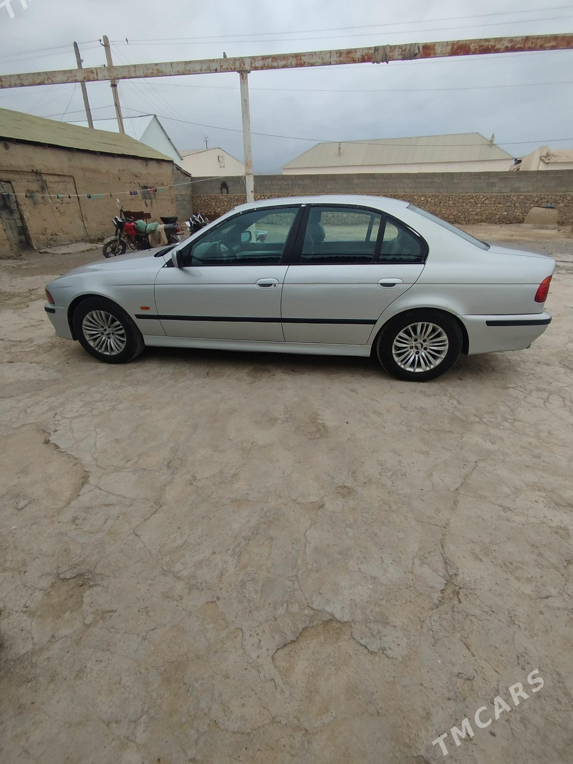BMW E39 1996 - 90 000 TMT - Бахарден - img 1