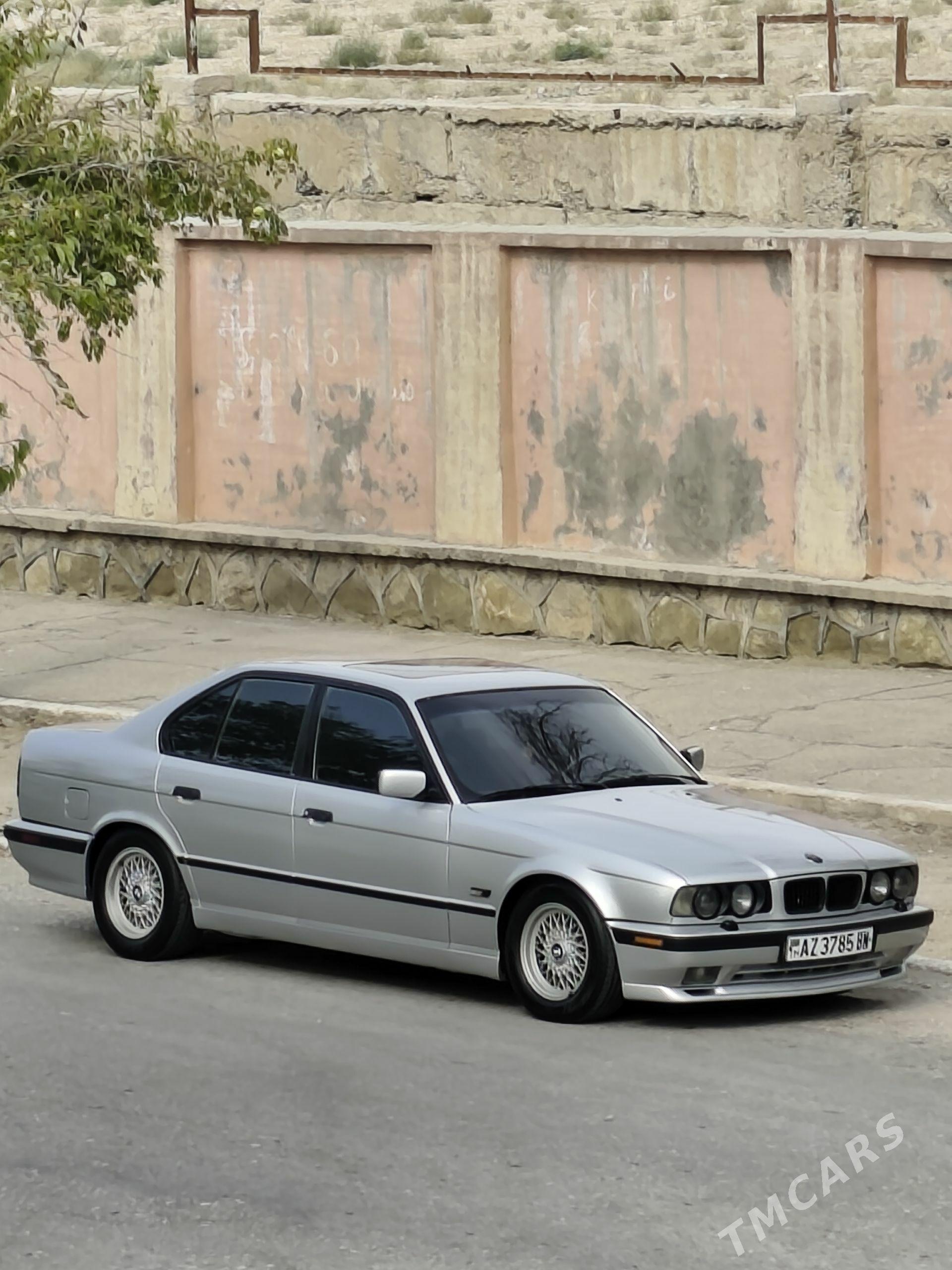 BMW 540 1993 - 130 000 TMT - Балканабат - img 1
