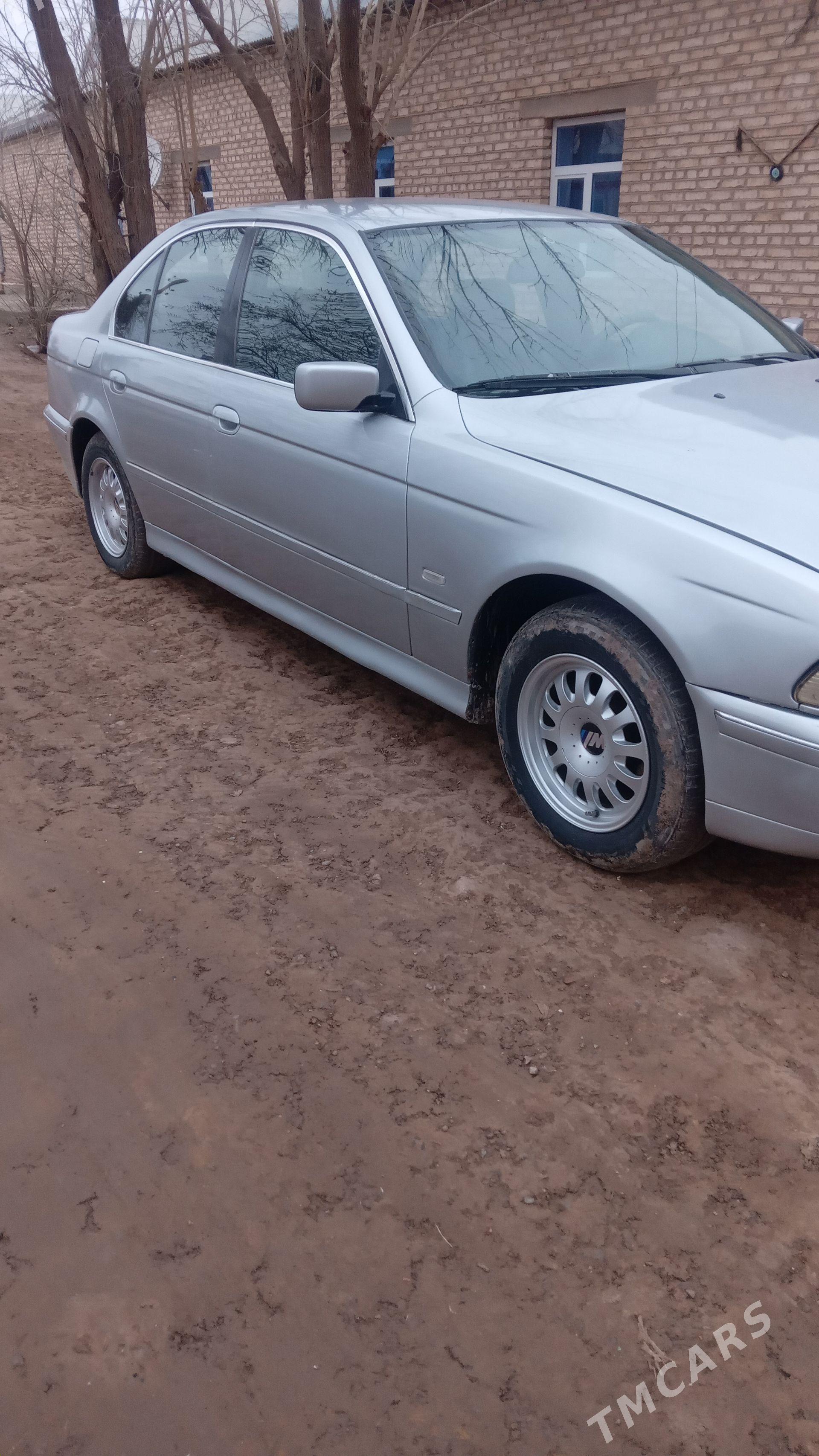 BMW E39 1996 - 82 000 TMT - Бабадайхан - img 1