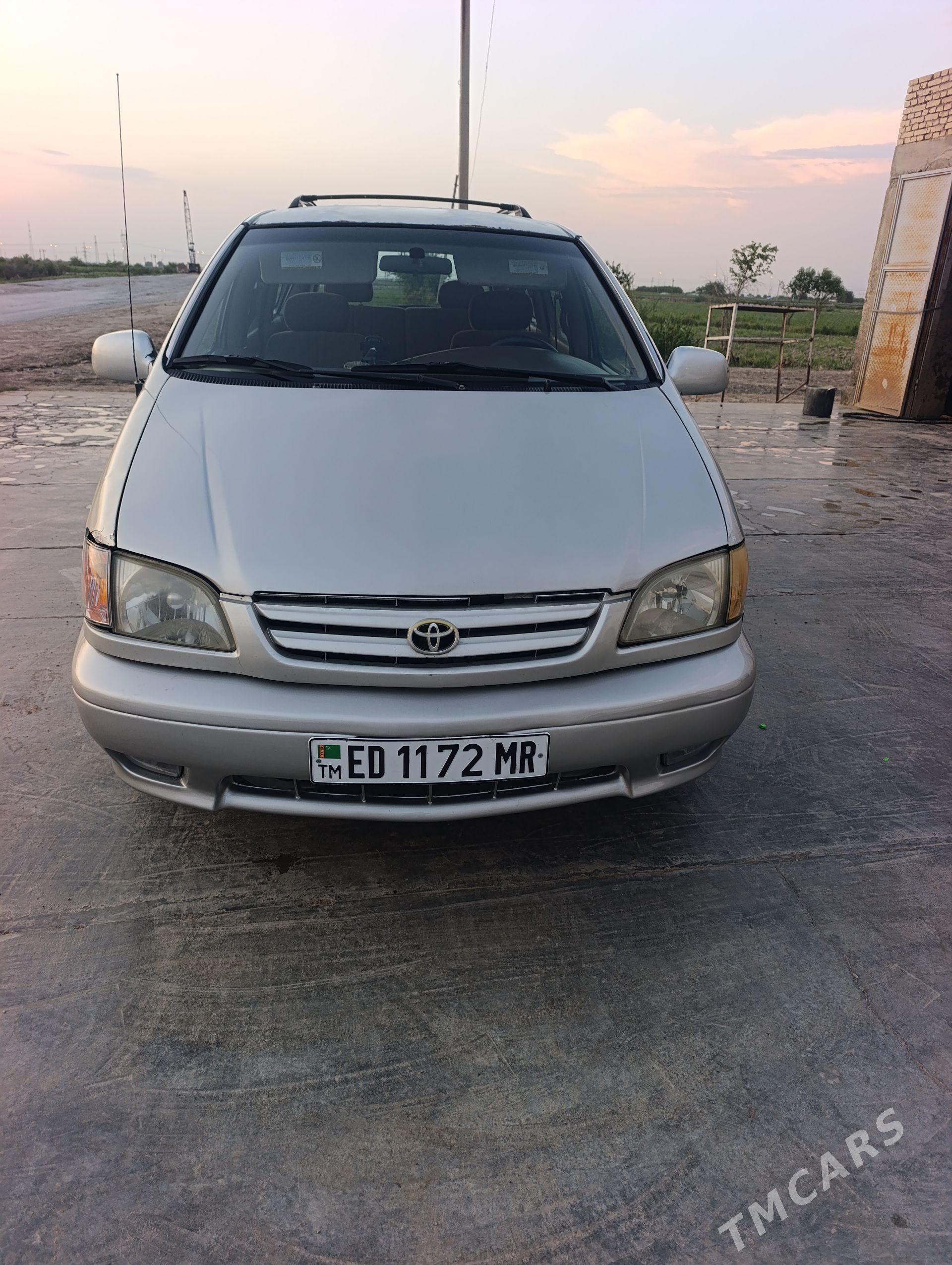 Toyota Sienna 2002 - 180 000 TMT - Мургап - img 1