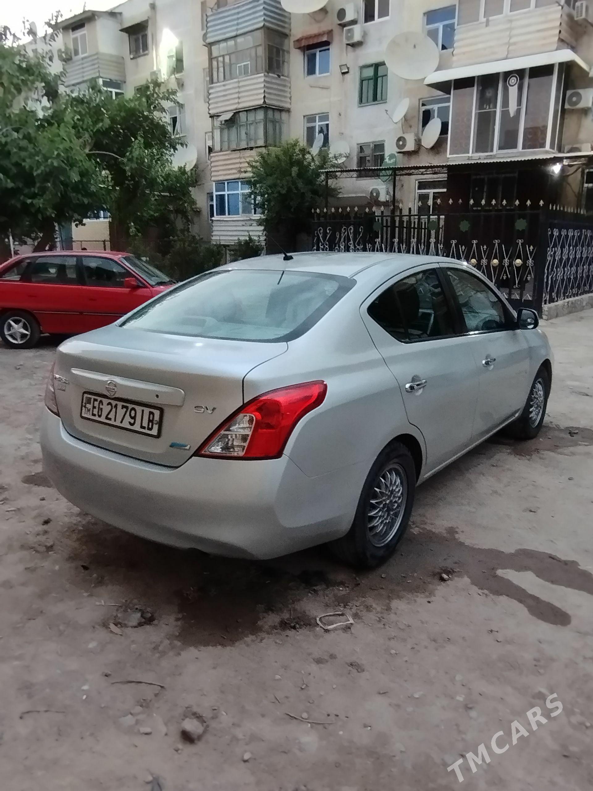 Nissan Versa 2011 - 110 000 TMT - Туркменабат - img 1