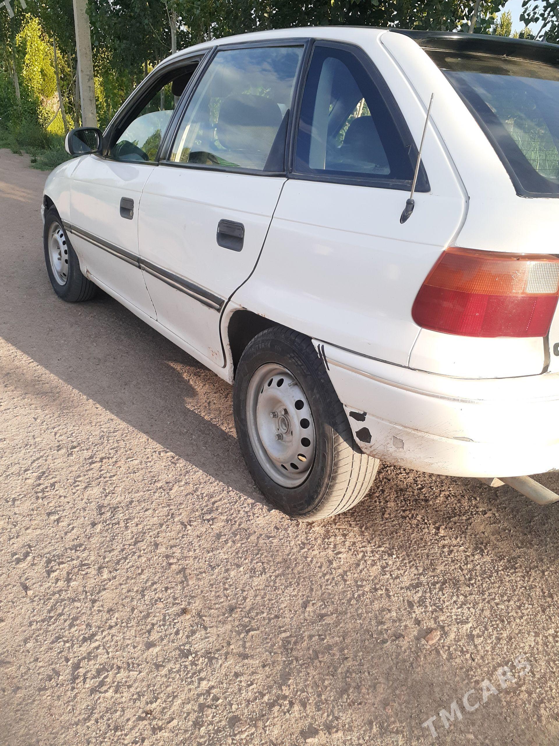 Opel Astra 1993 - 32 000 TMT - Губадаг - img 1