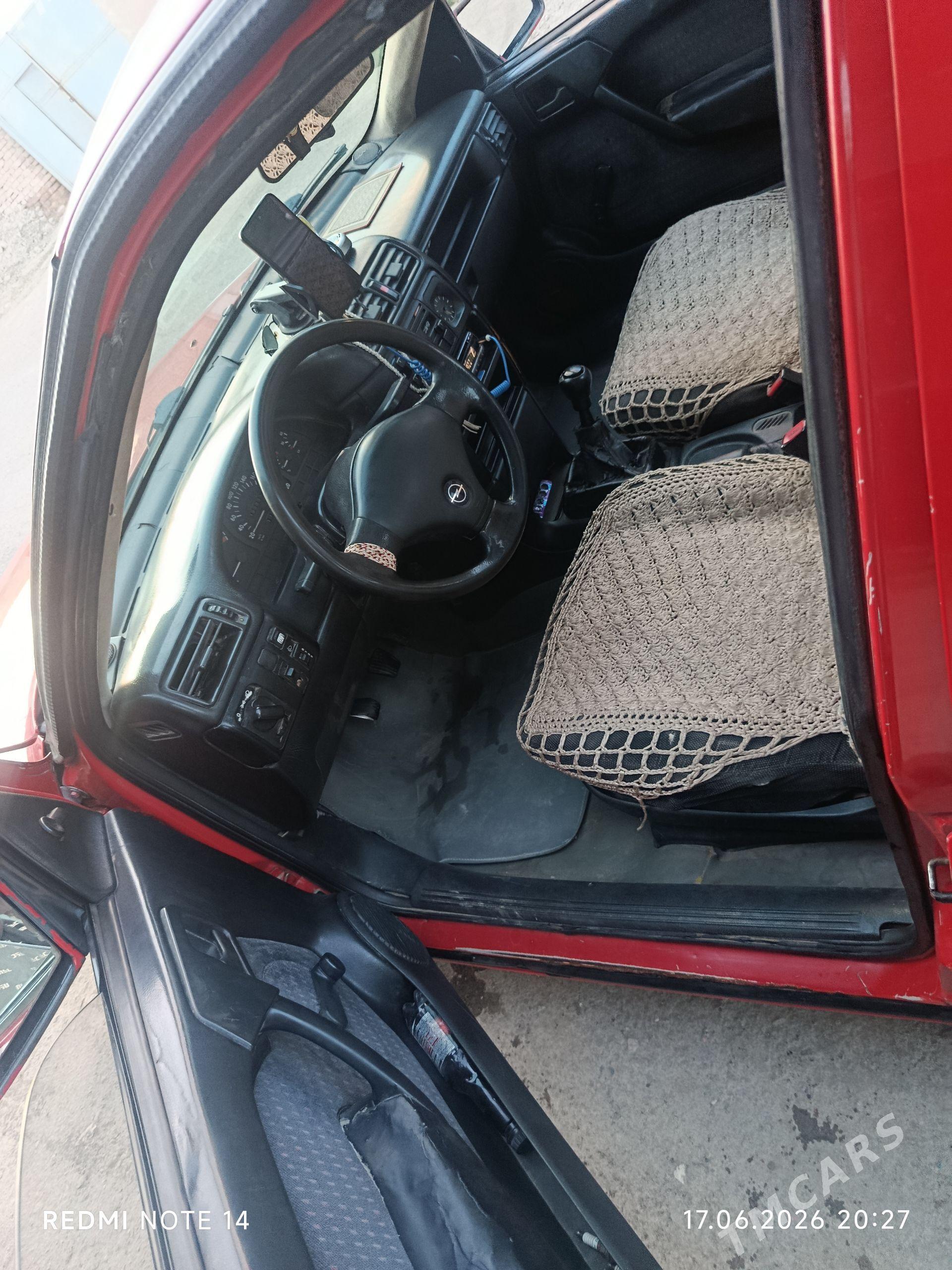 Opel Vectra 1990 - 50 000 TMT - Гурбансолтан Едже - img 1