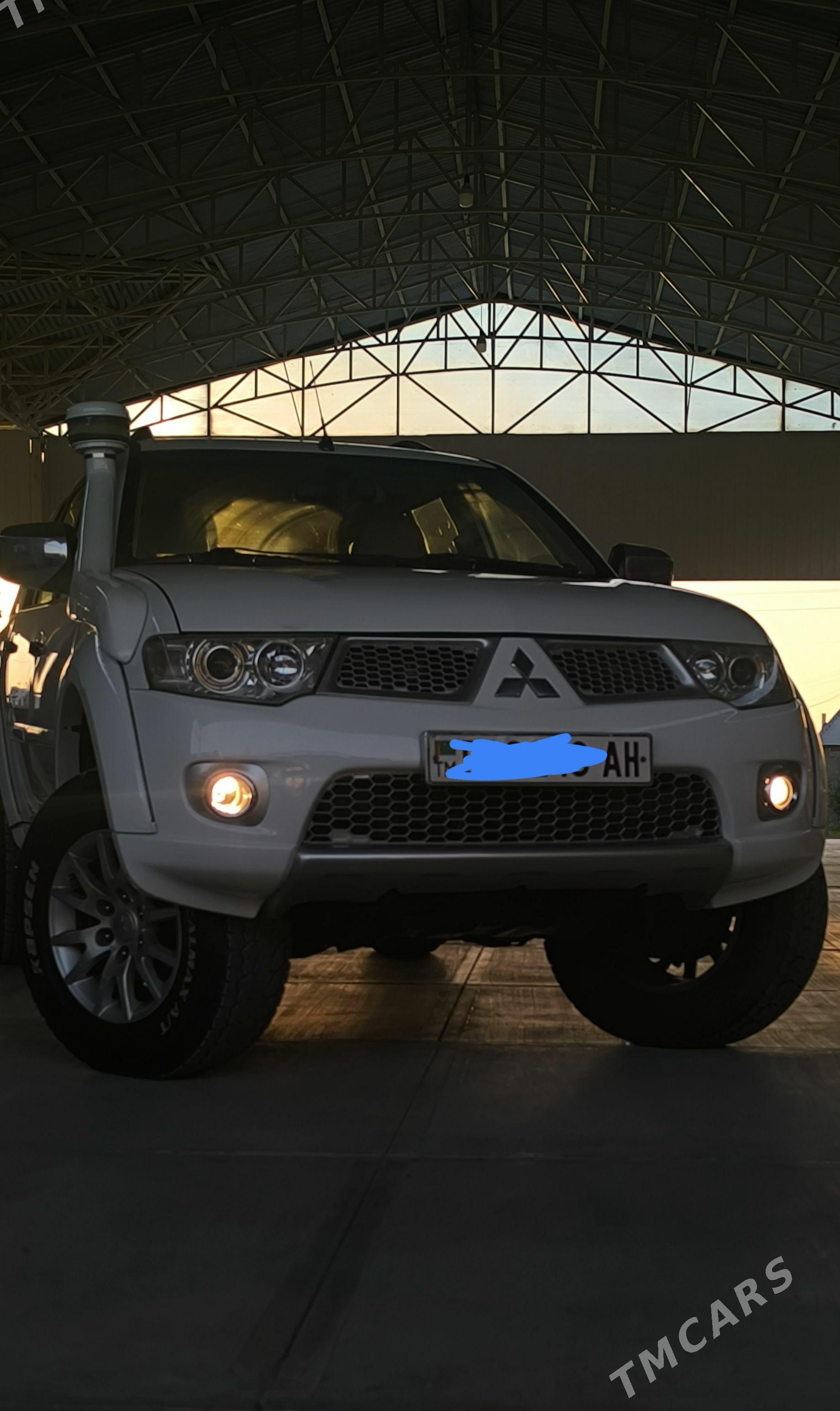 Mitsubishi Pajero 2008 - 238 000 TMT - Bäherden - img 1
