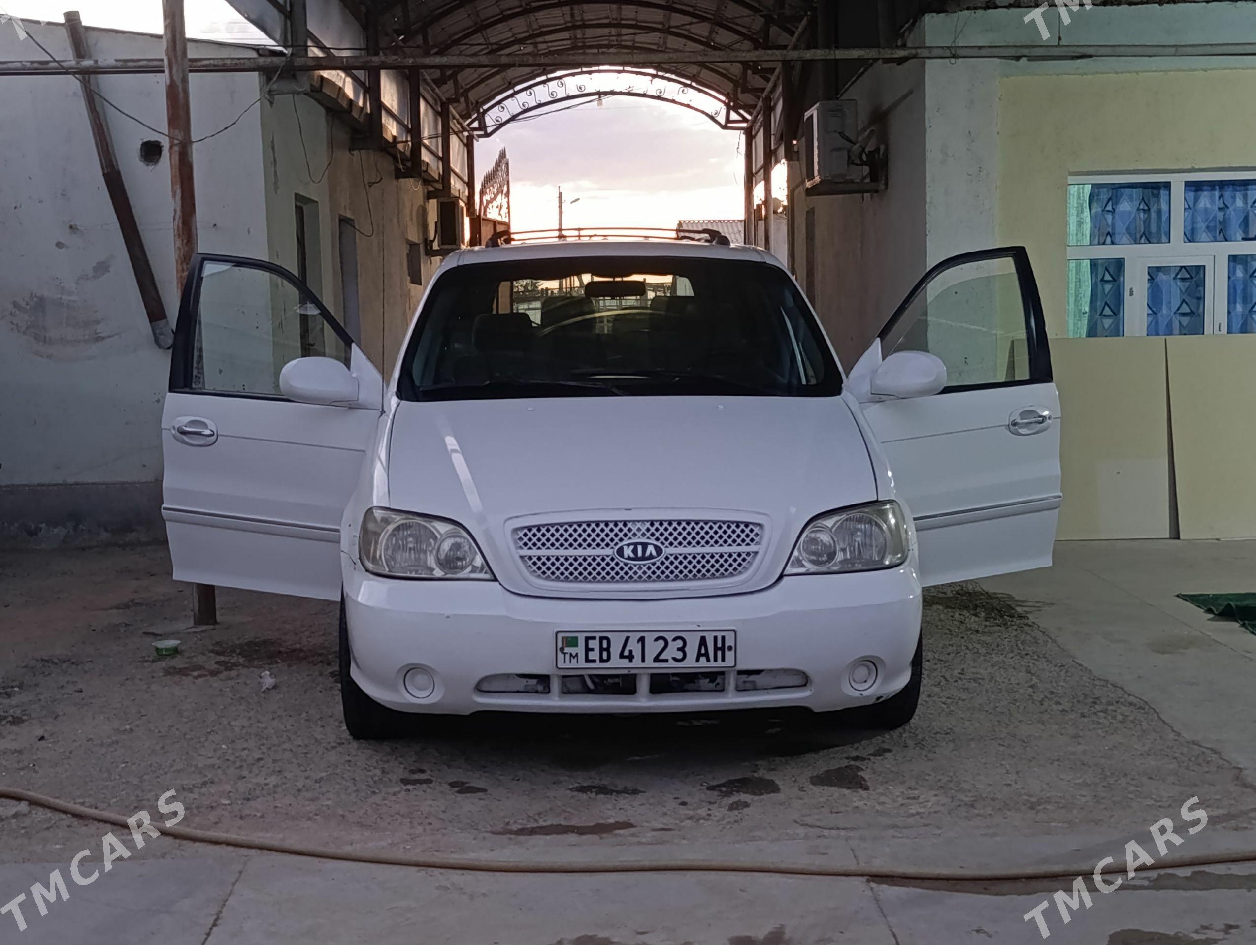 Kia Sedona 2004 - 45 000 TMT - Яшлык - img 1