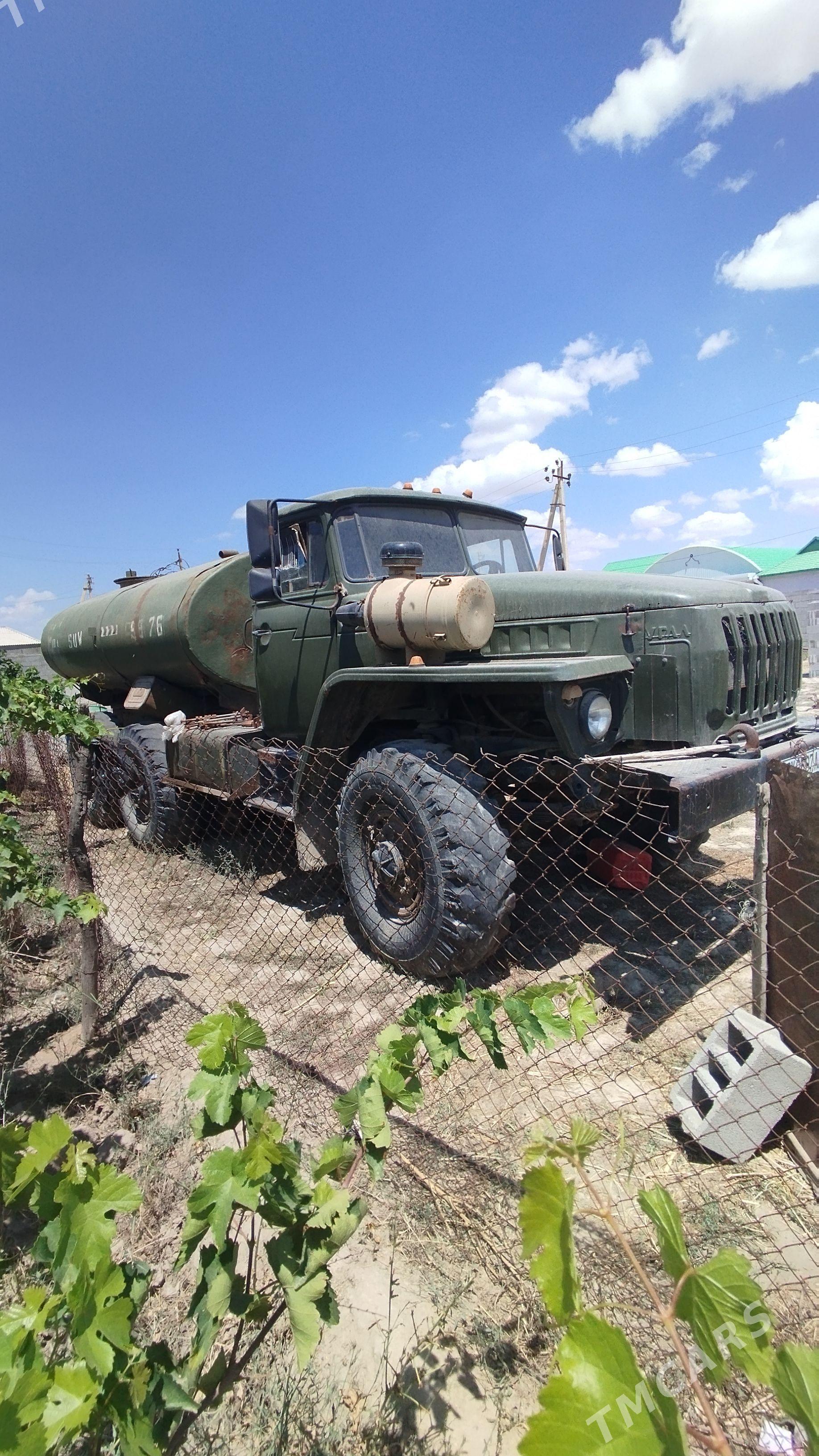 Ural 4320 1993 - 180 000 TMT - Гёкдепе - img 1