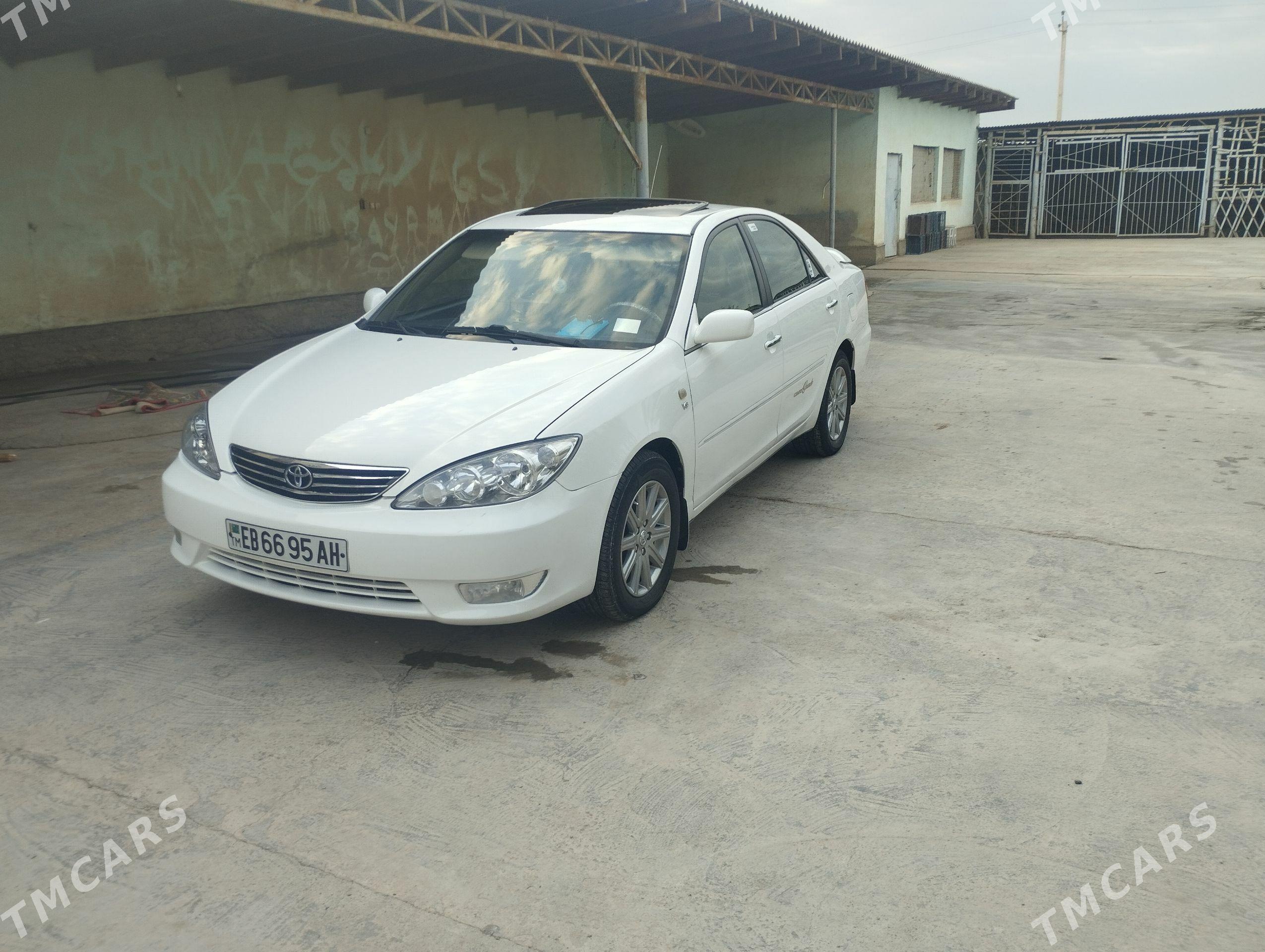 Toyota Camry 2004 - 210 000 TMT - Bedew - img 1