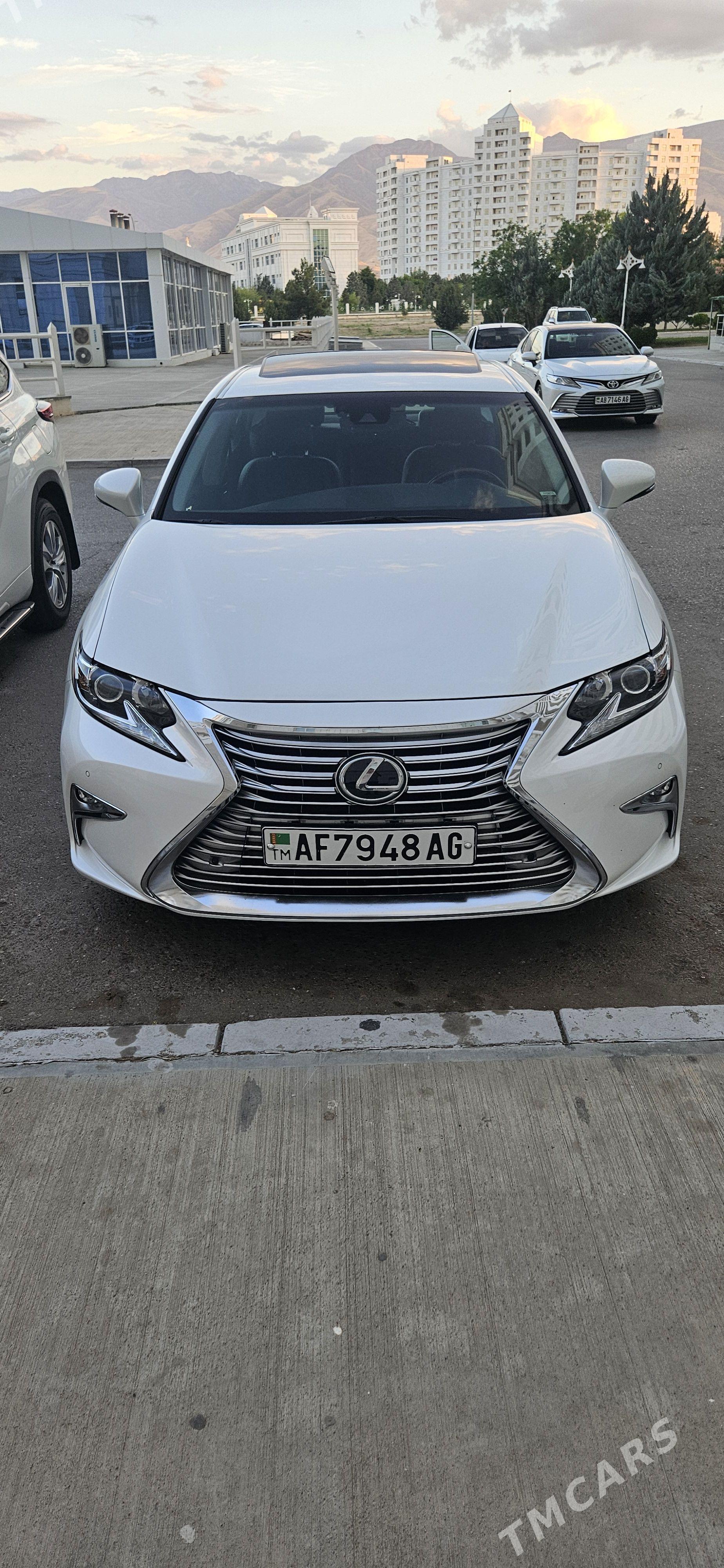 Lexus ES 350 2017 - 465 000 TMT - Бедев - img 1