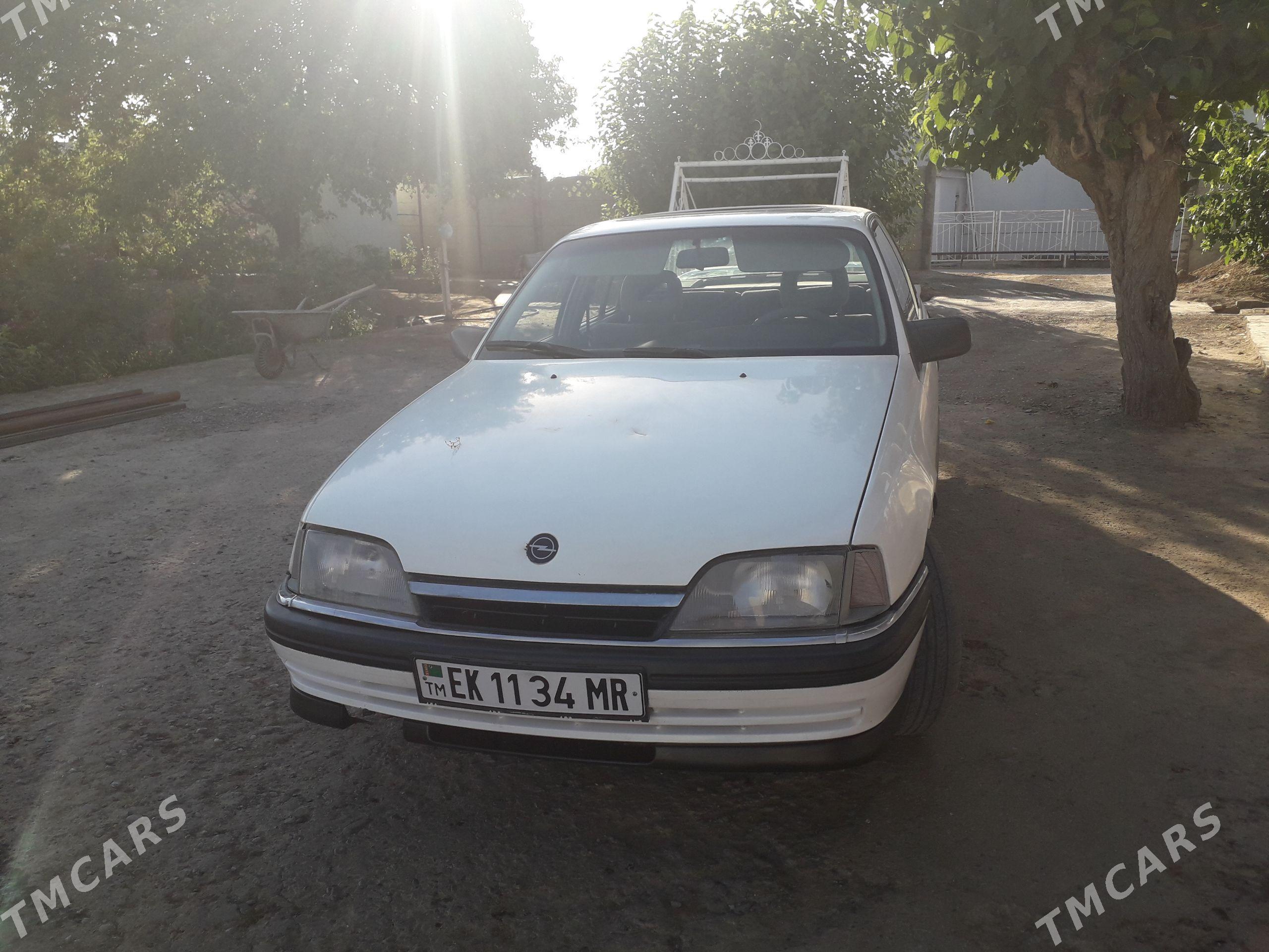 Opel Omega 1992 - 32 000 TMT - Мары - img 1