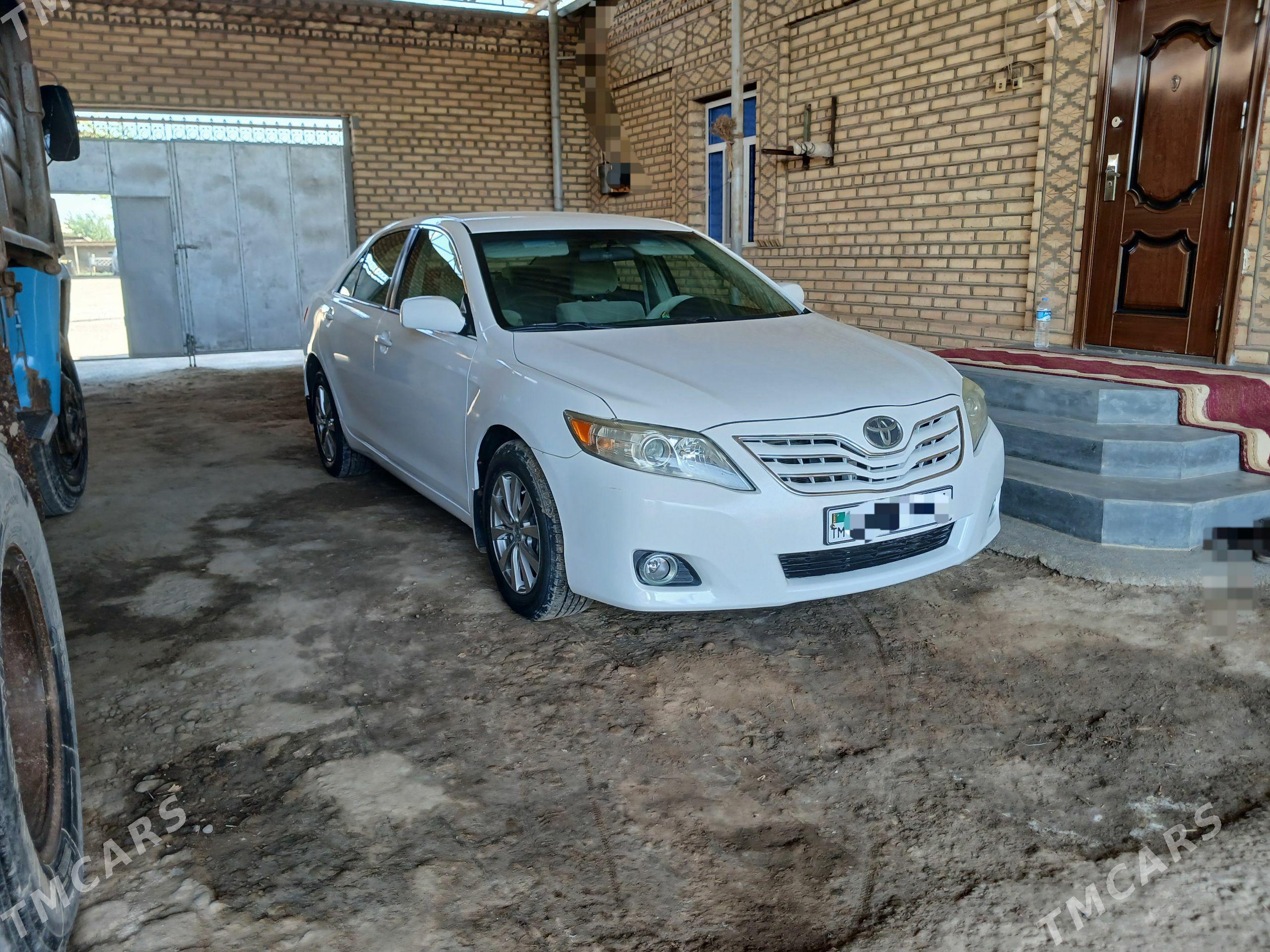 Toyota Camry 2010 - 220 000 TMT - Теджен - img 1