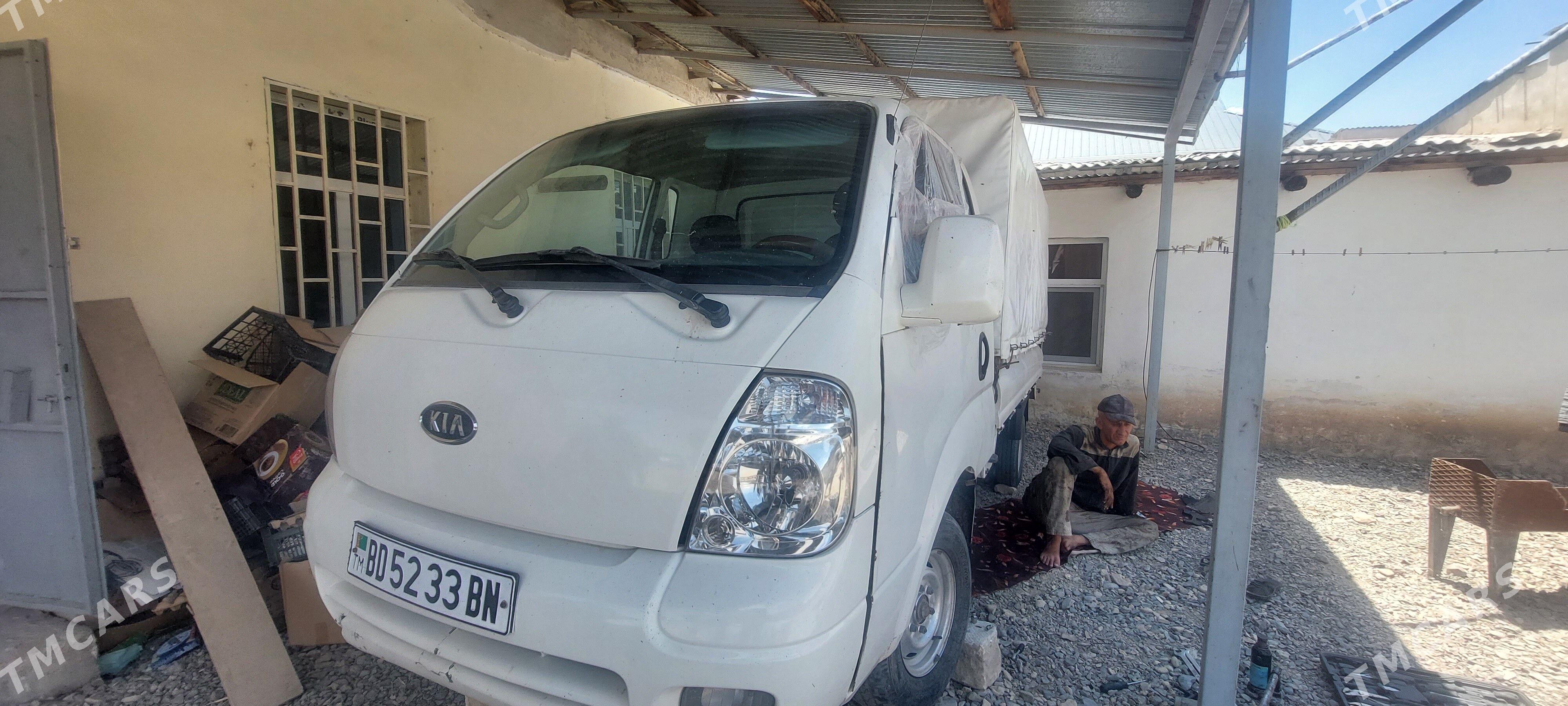 Kia Bongo 2012 - 200 000 TMT - Гызыларбат - img 1