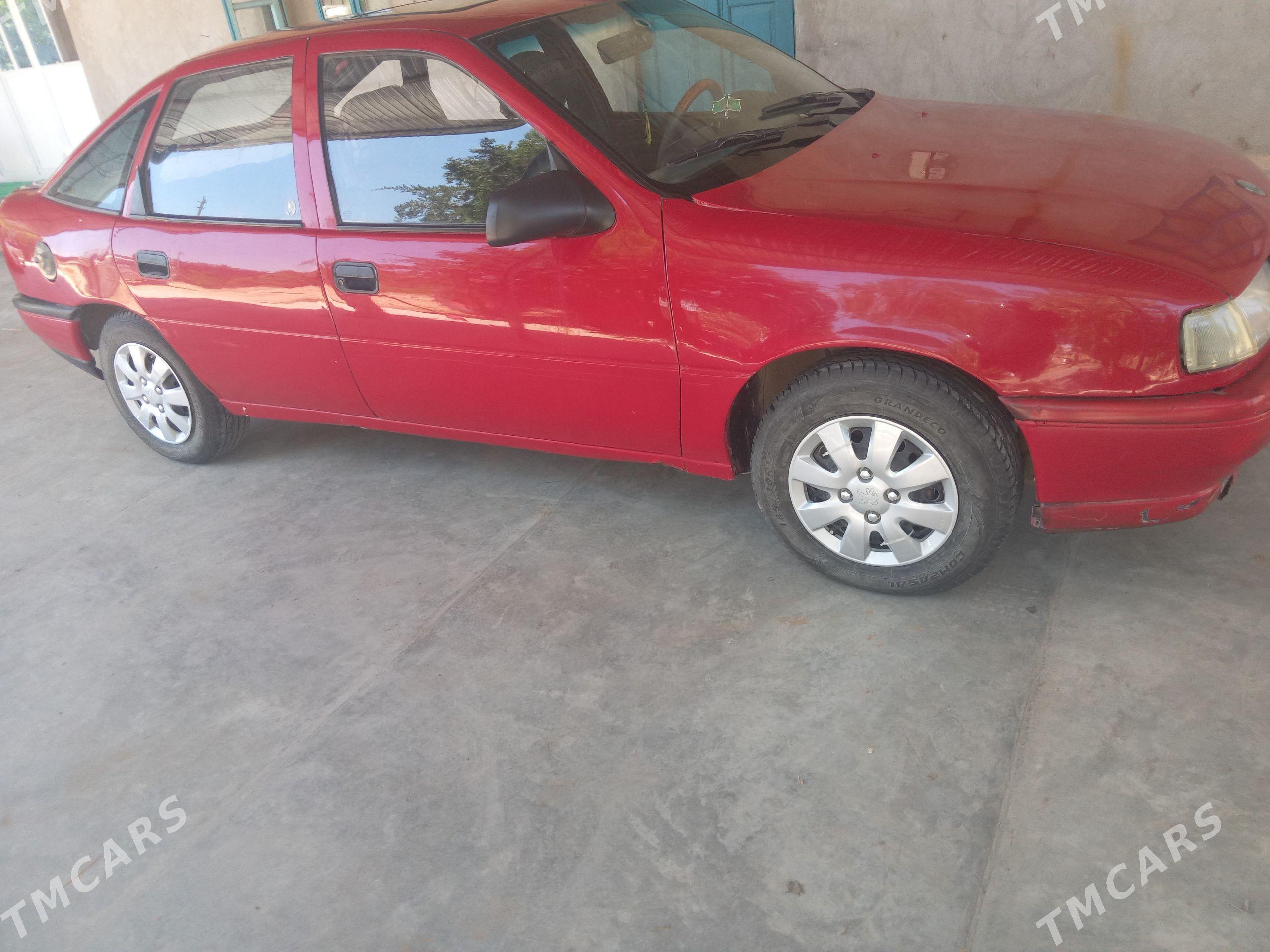 Opel Vectra 1992 - 32 000 TMT - Фарап - img 1