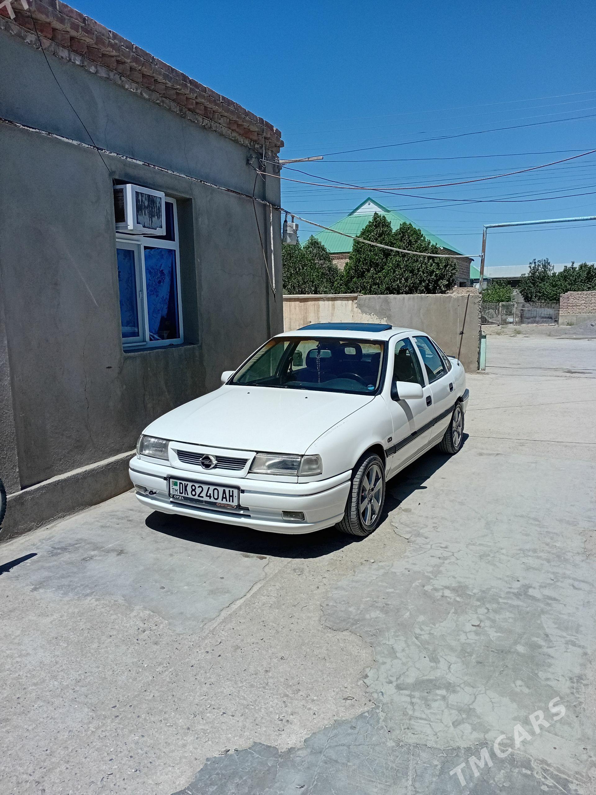 Opel Vectra 1993 - 51 000 TMT - Бахарден - img 1