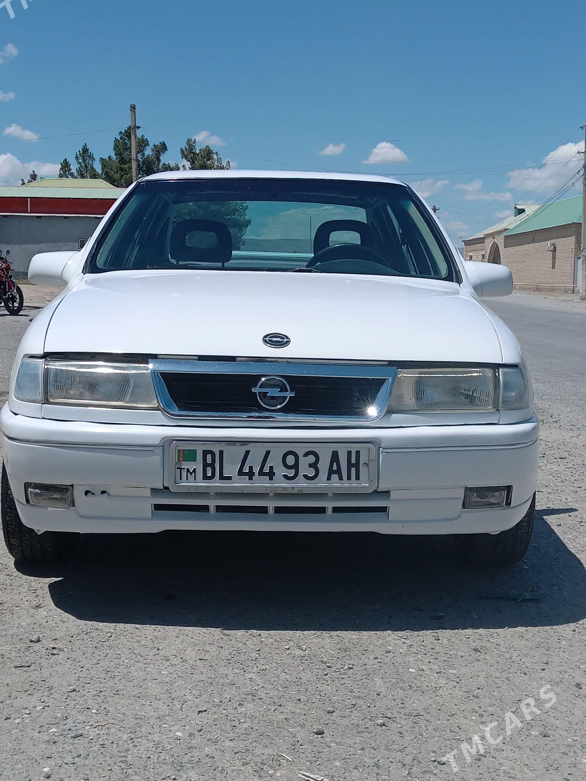 Opel Vectra 1989 - 46 000 TMT - Бахарден - img 1