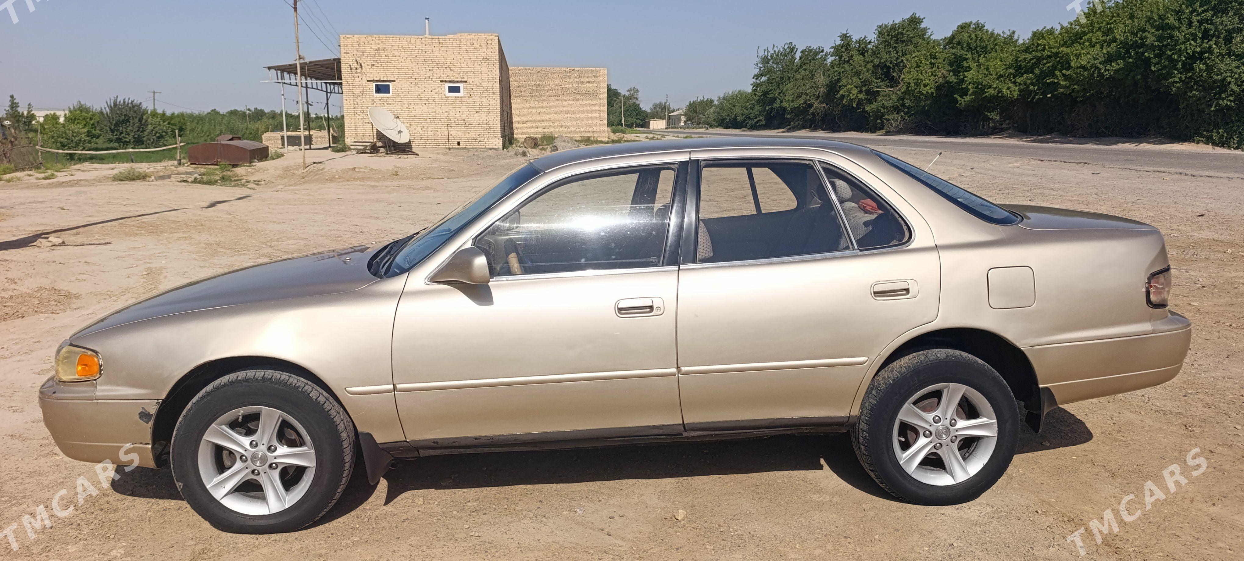 Toyota Camry 1993 - 90 000 TMT - Baýramaly - img 1