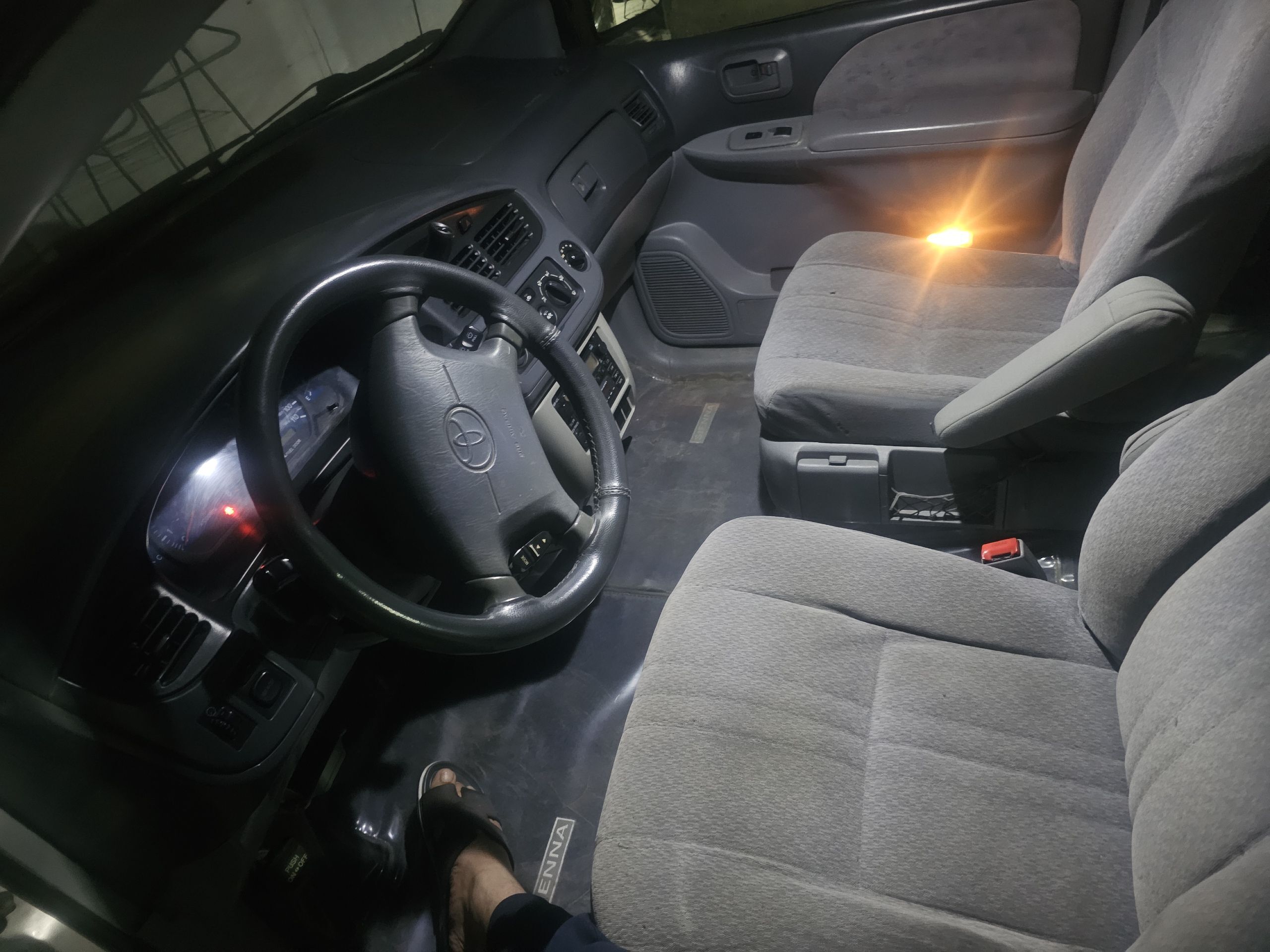 Toyota Sienna 2003 - 200 000 TMT - Дянев - img 1