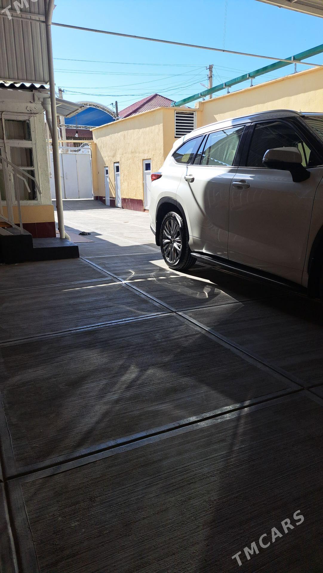 Toyota Highlander 2021 - 595 000 TMT - Aşgabat - img 1