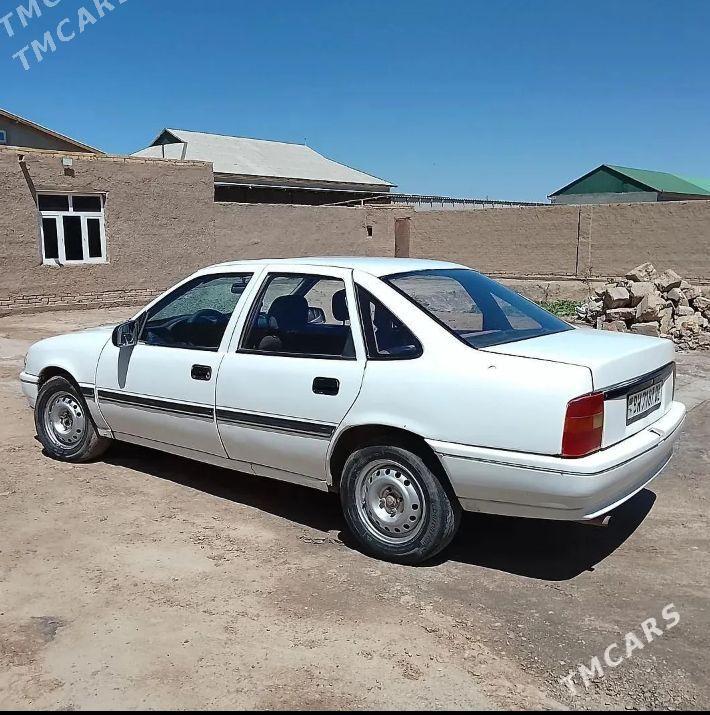 Opel Vectra 1990 - 28 000 TMT - Гурбансолтан Едже - img 1