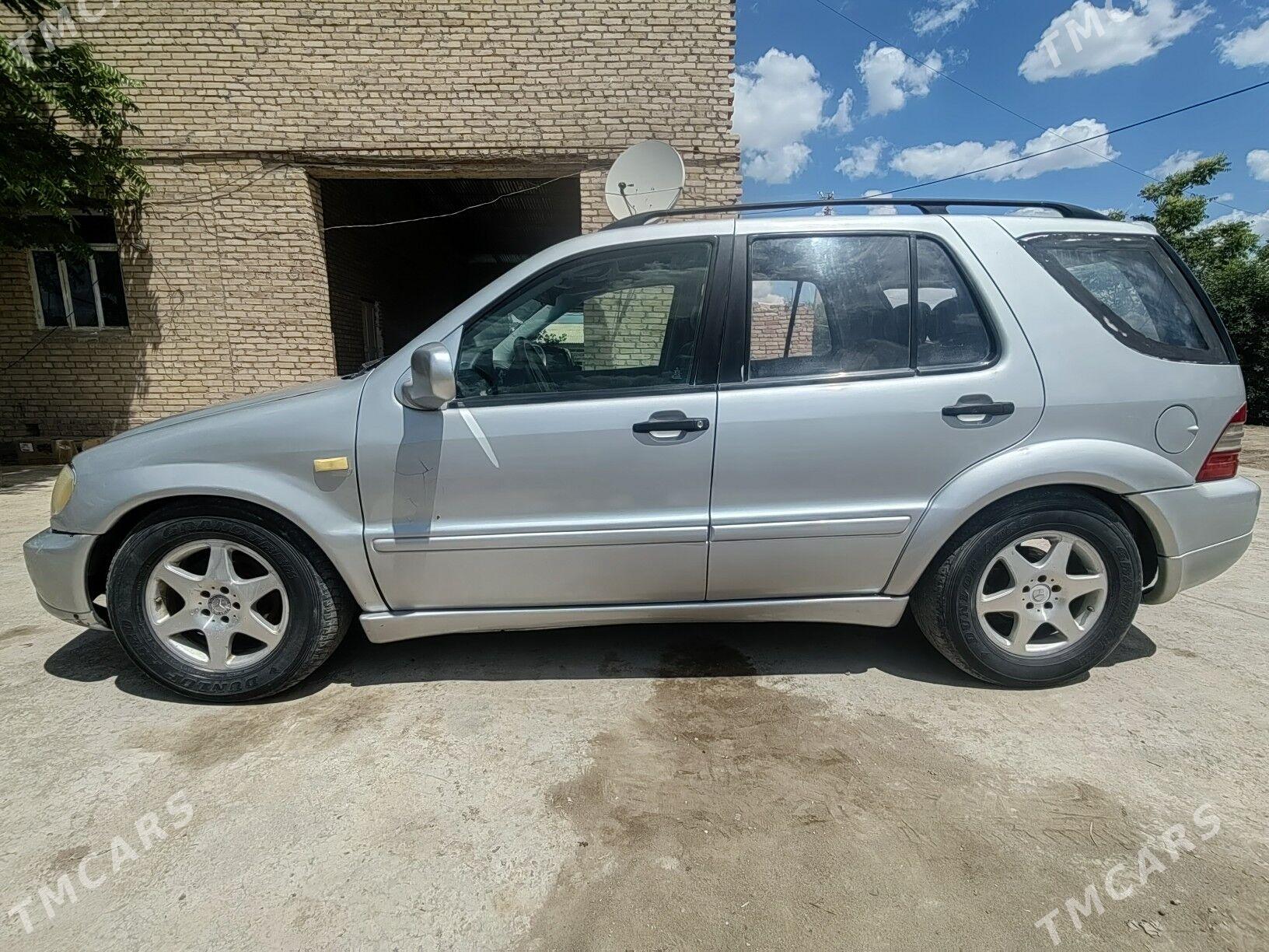 Mercedes-Benz ML350 2001 - 45 000 TMT - Çärjew - img 1