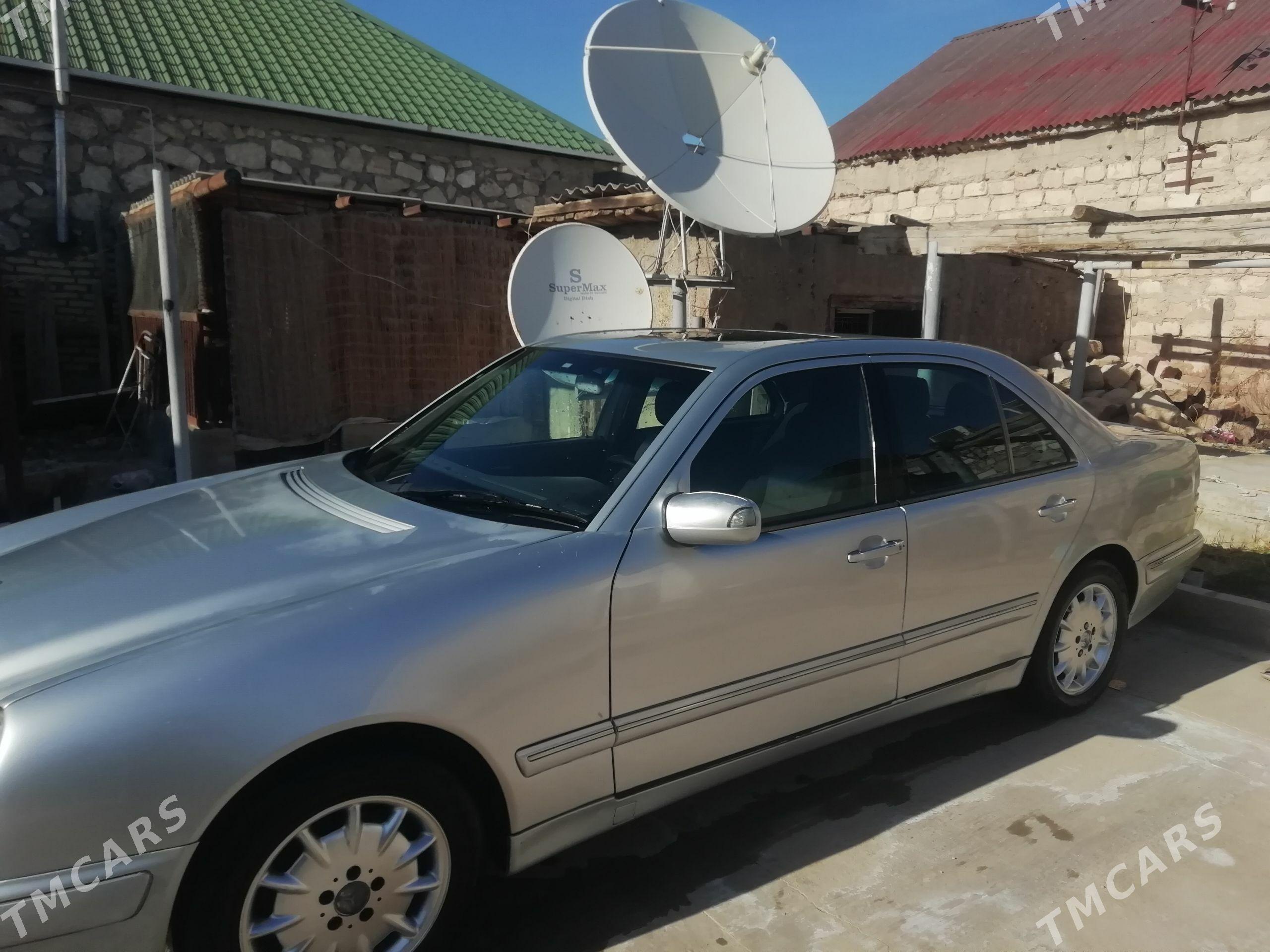 Mercedes-Benz C320 2001 - 120 000 TMT - Balkanabat - img 1