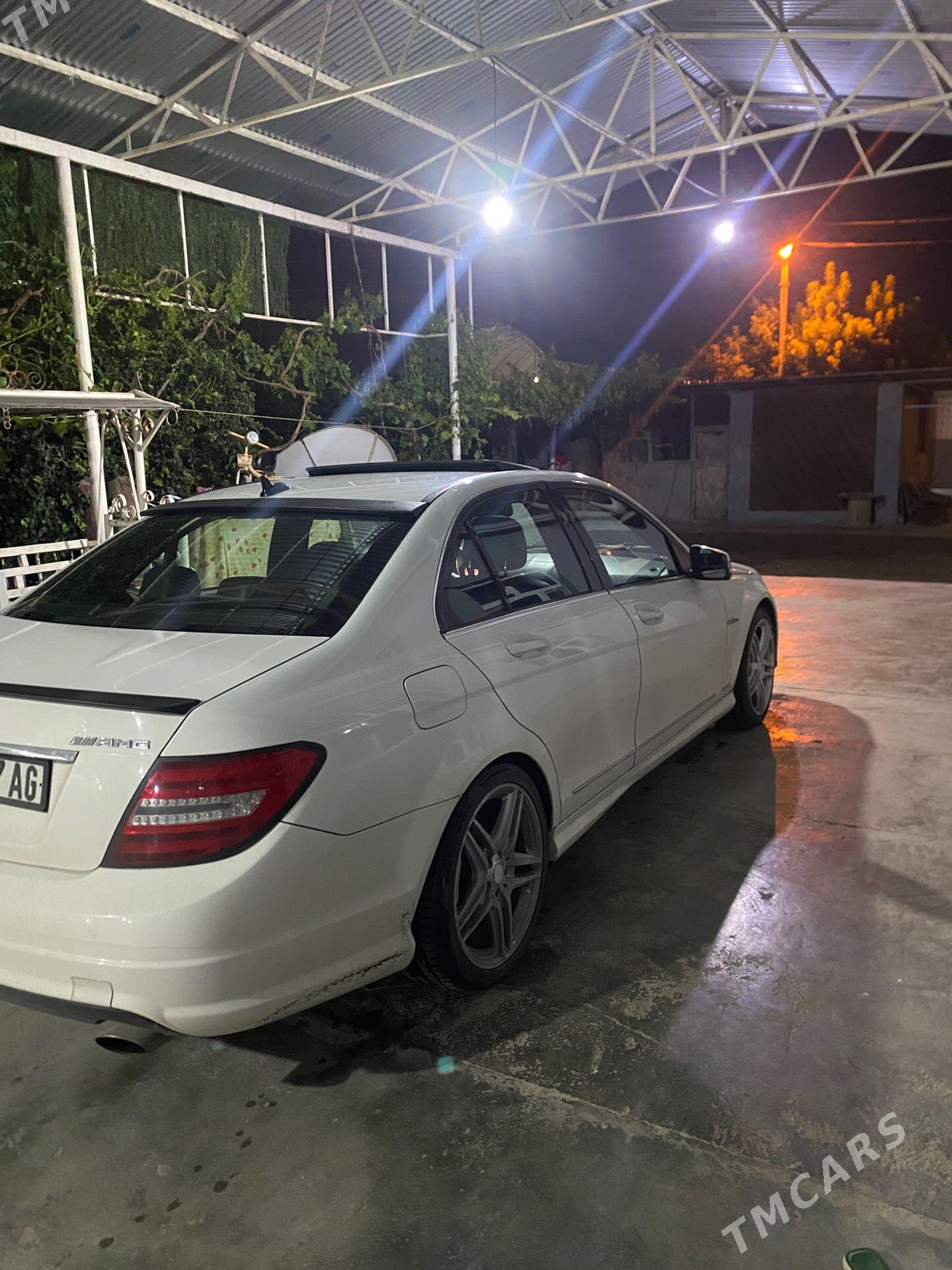 Mercedes-Benz C300 2010 - 188 000 TMT - Ашхабад - img 1