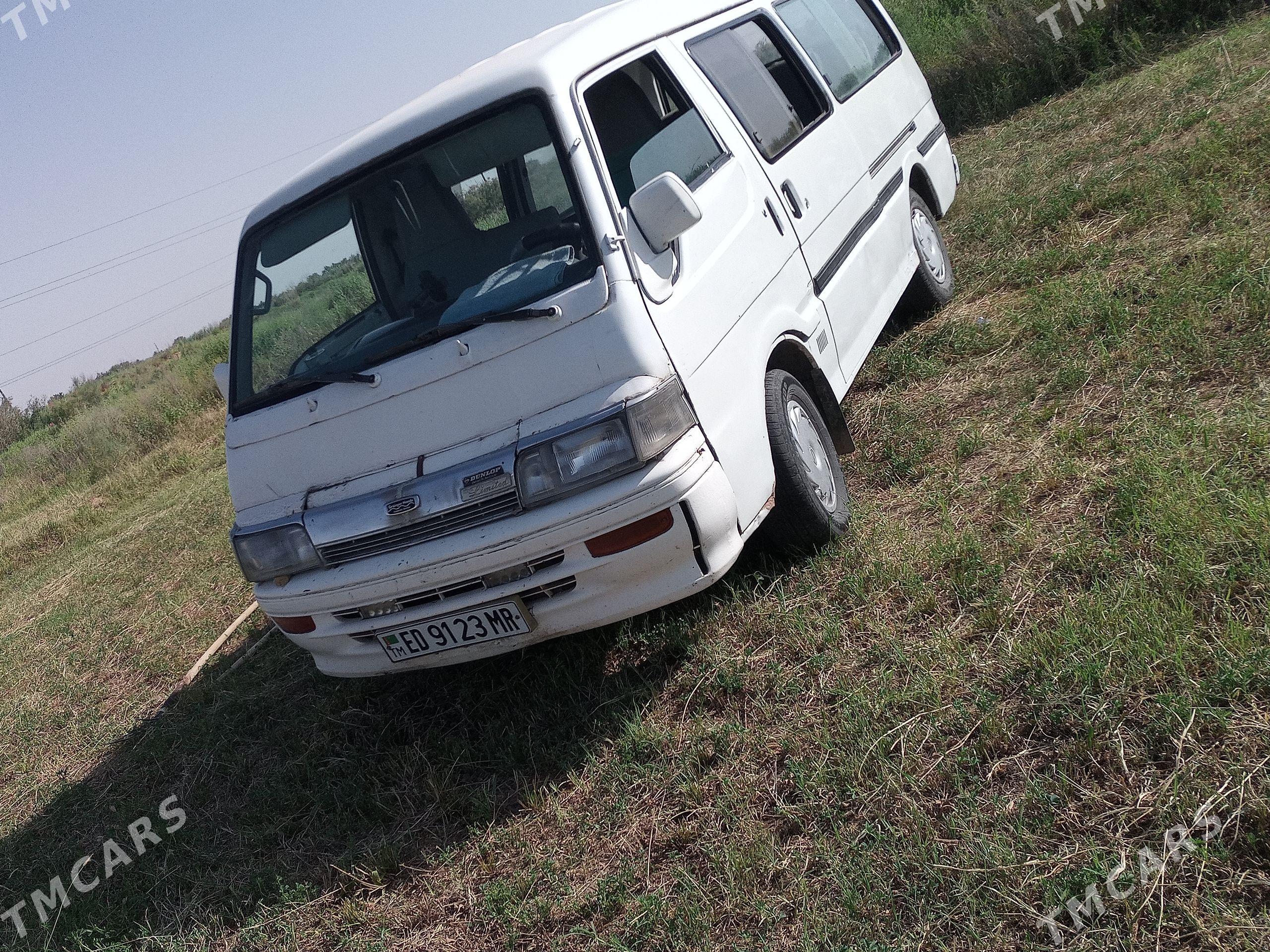 Toyota Hiace 2003 - 80 000 TMT - Murgap - img 1