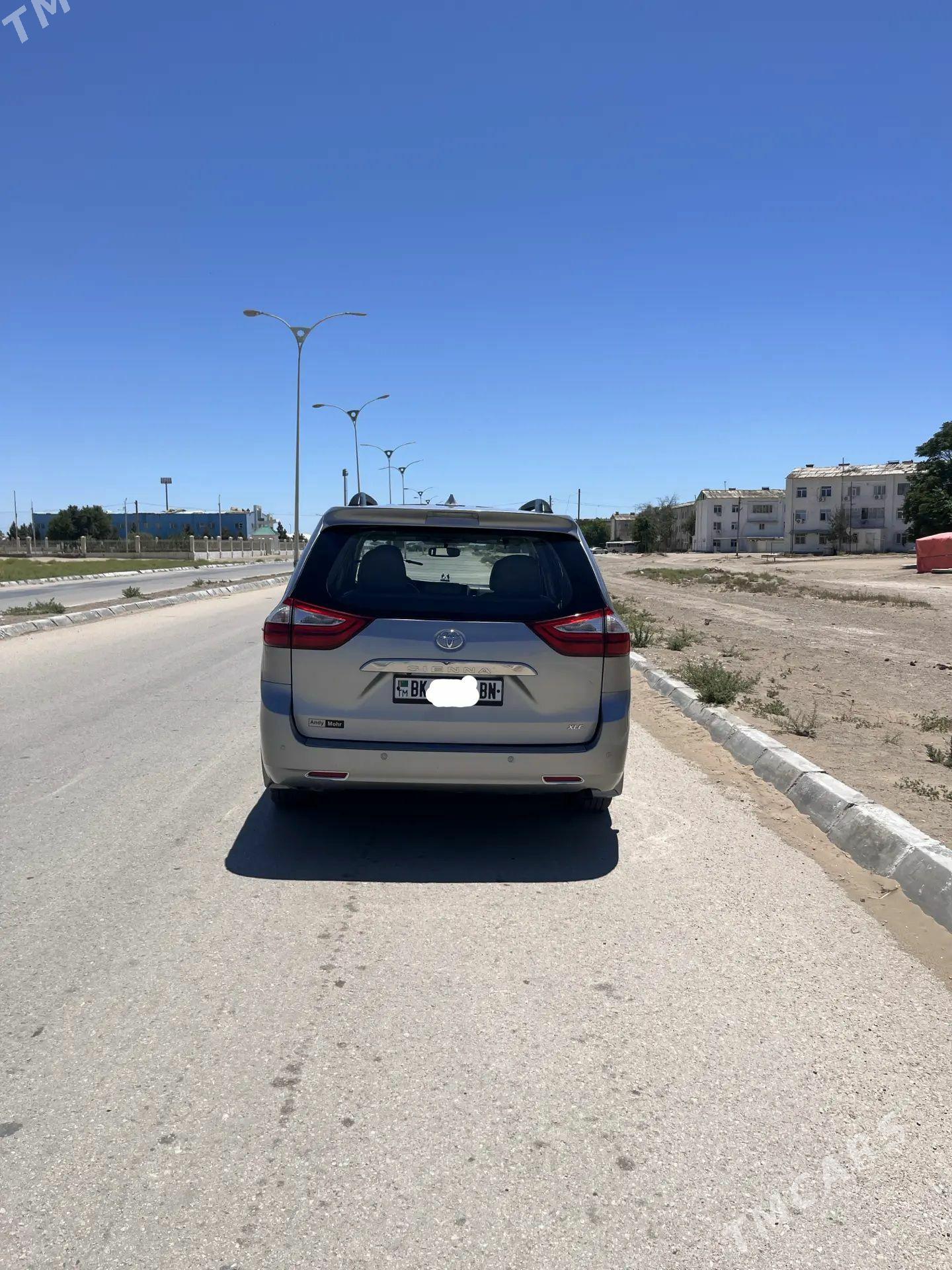 Toyota Sienna 2018 - 490 000 TMT - Türkmenbaşy - img 1