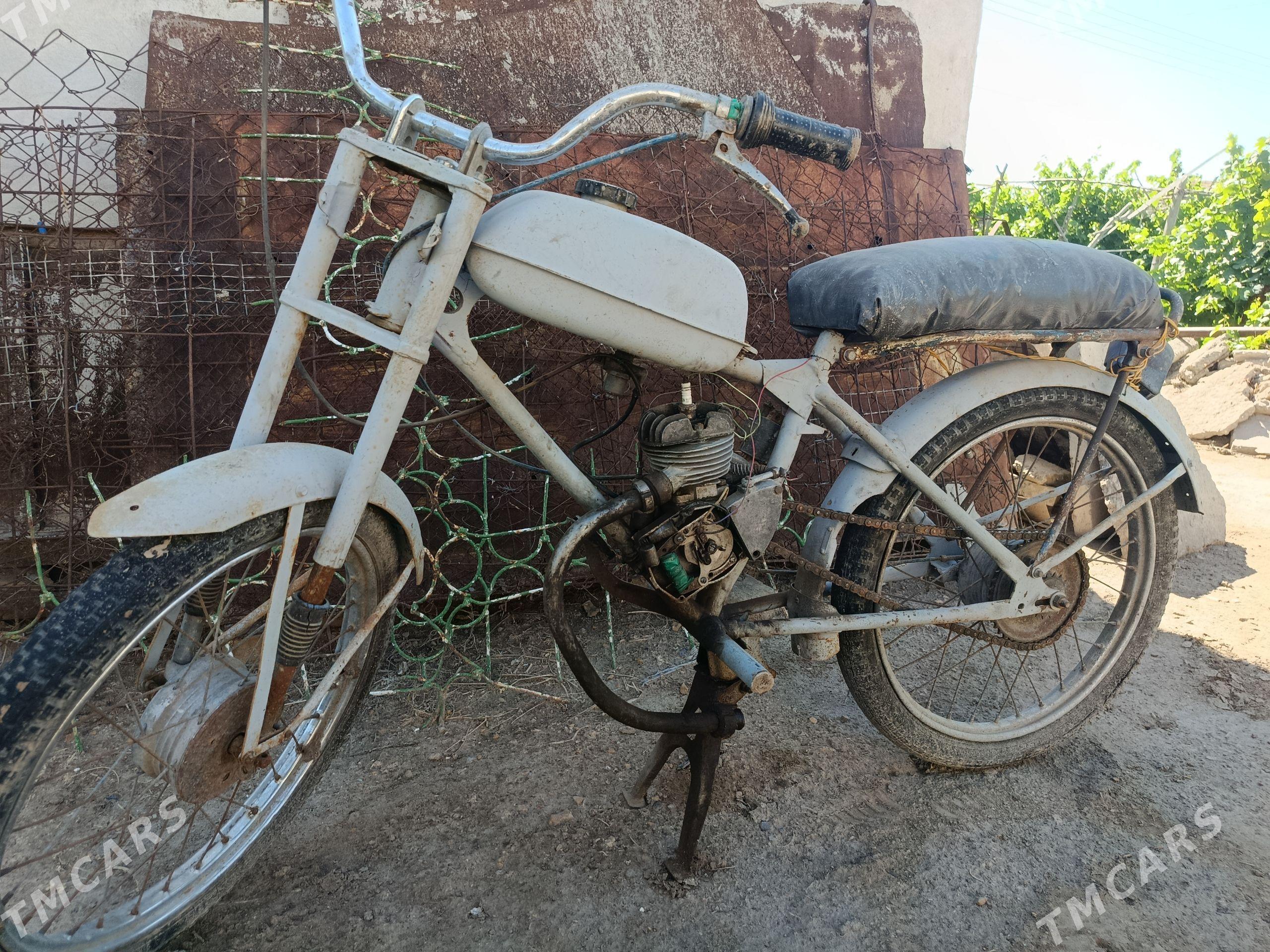 Fekon FK150-8G 1980 - 1 600 TMT - Чарджоу - img 1