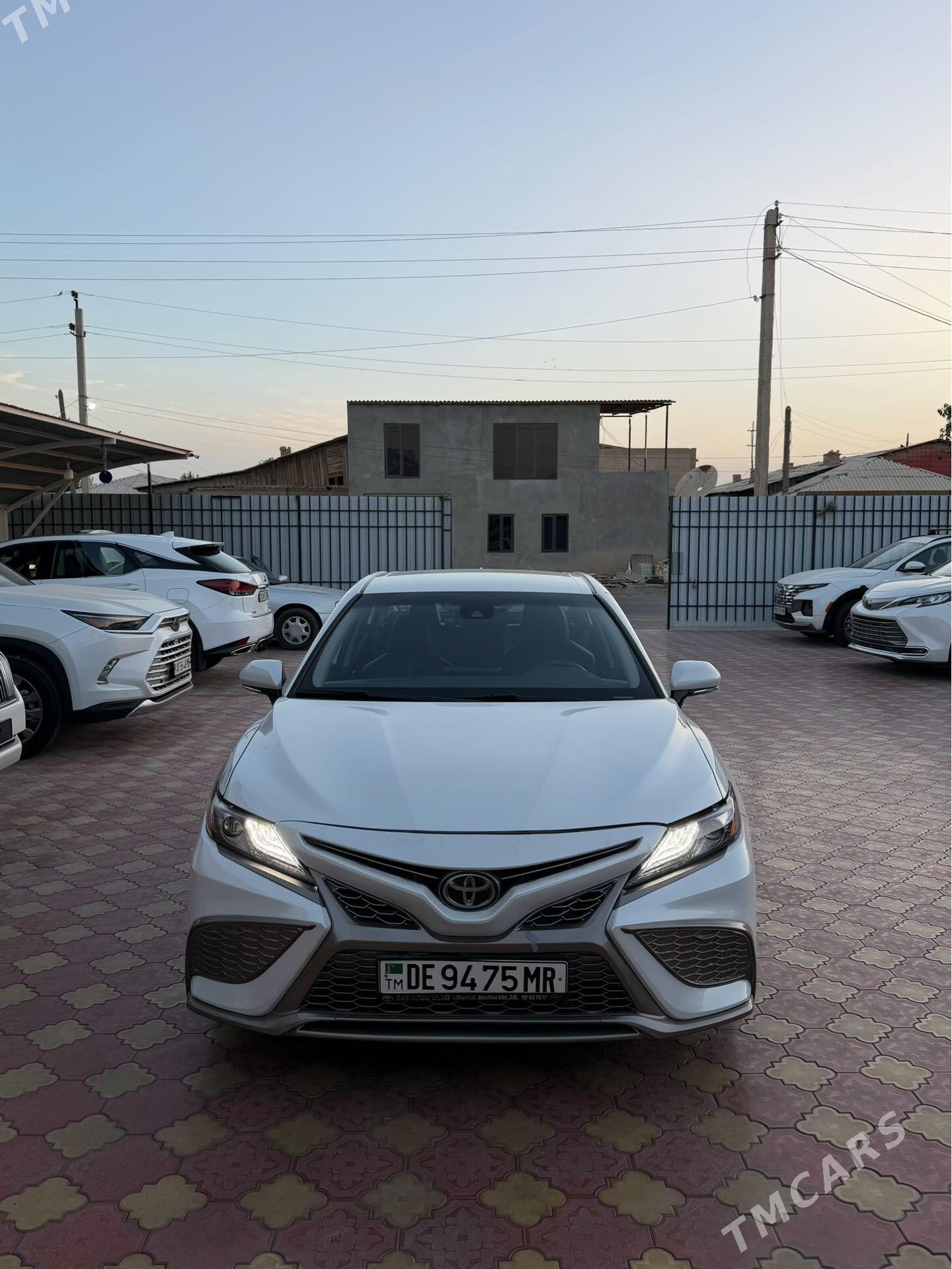 Toyota Camry 2022 - 345 000 TMT - Мары - img 1
