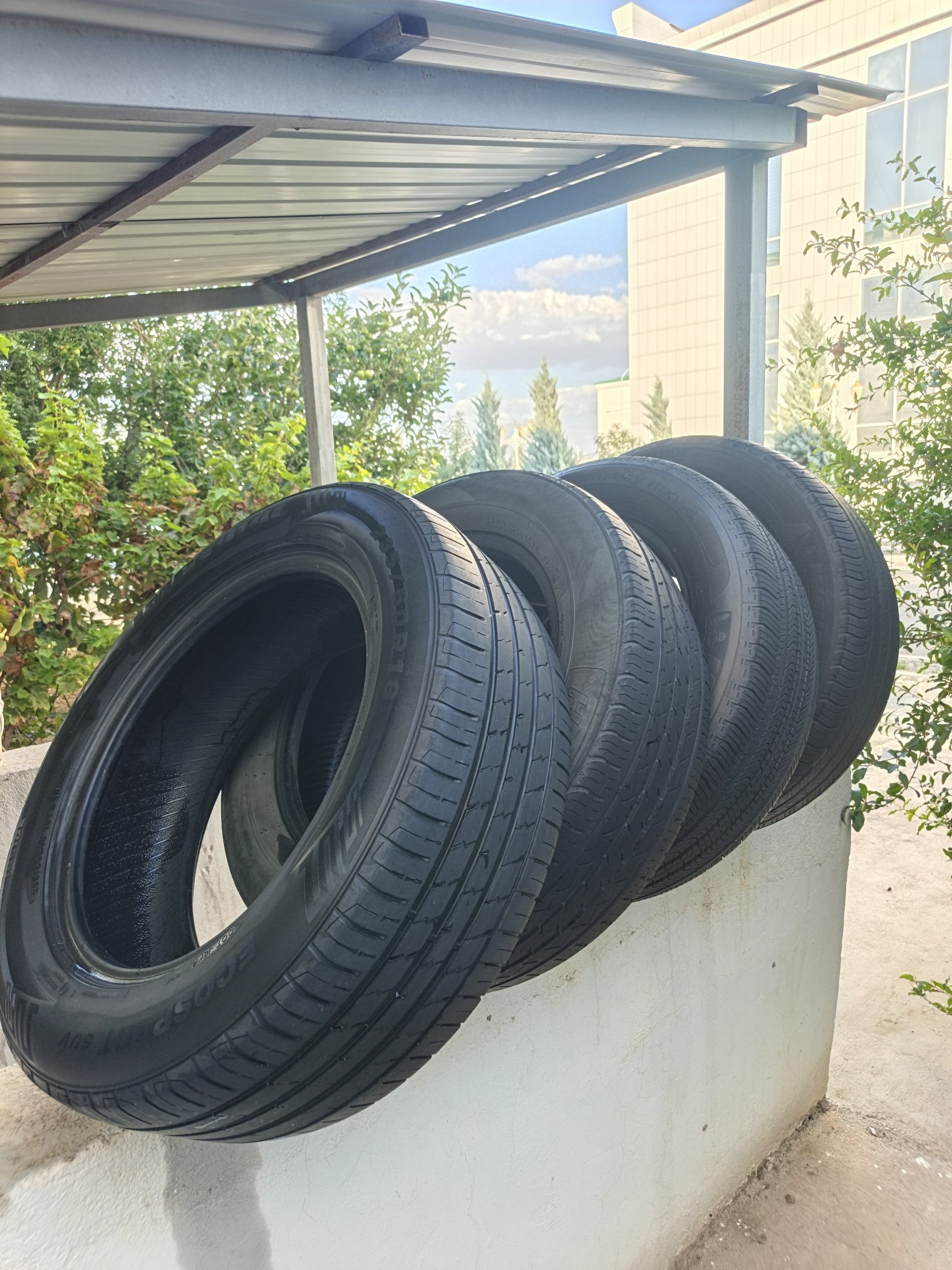 Michelin 235/60 R18 100 TMT - Büzmeýin - img 1