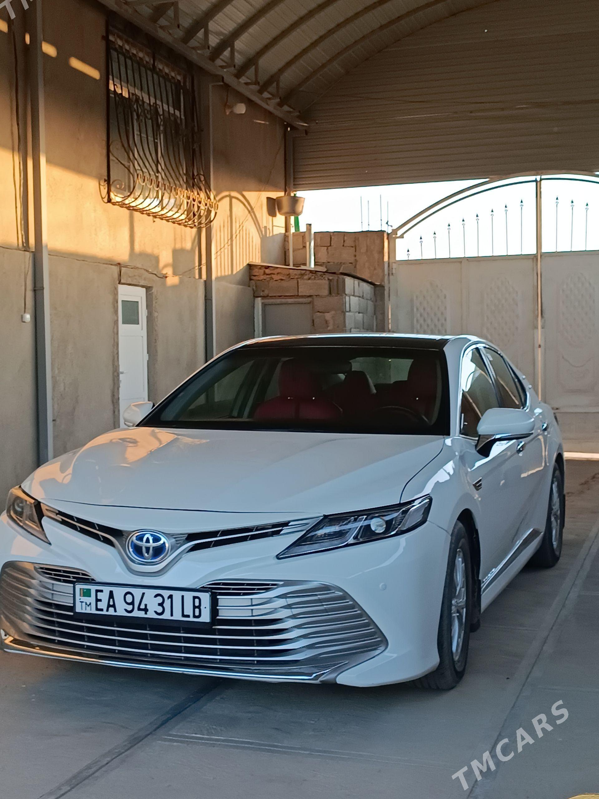 Toyota Camry 2020 - 330 000 TMT - Магданлы - img 1