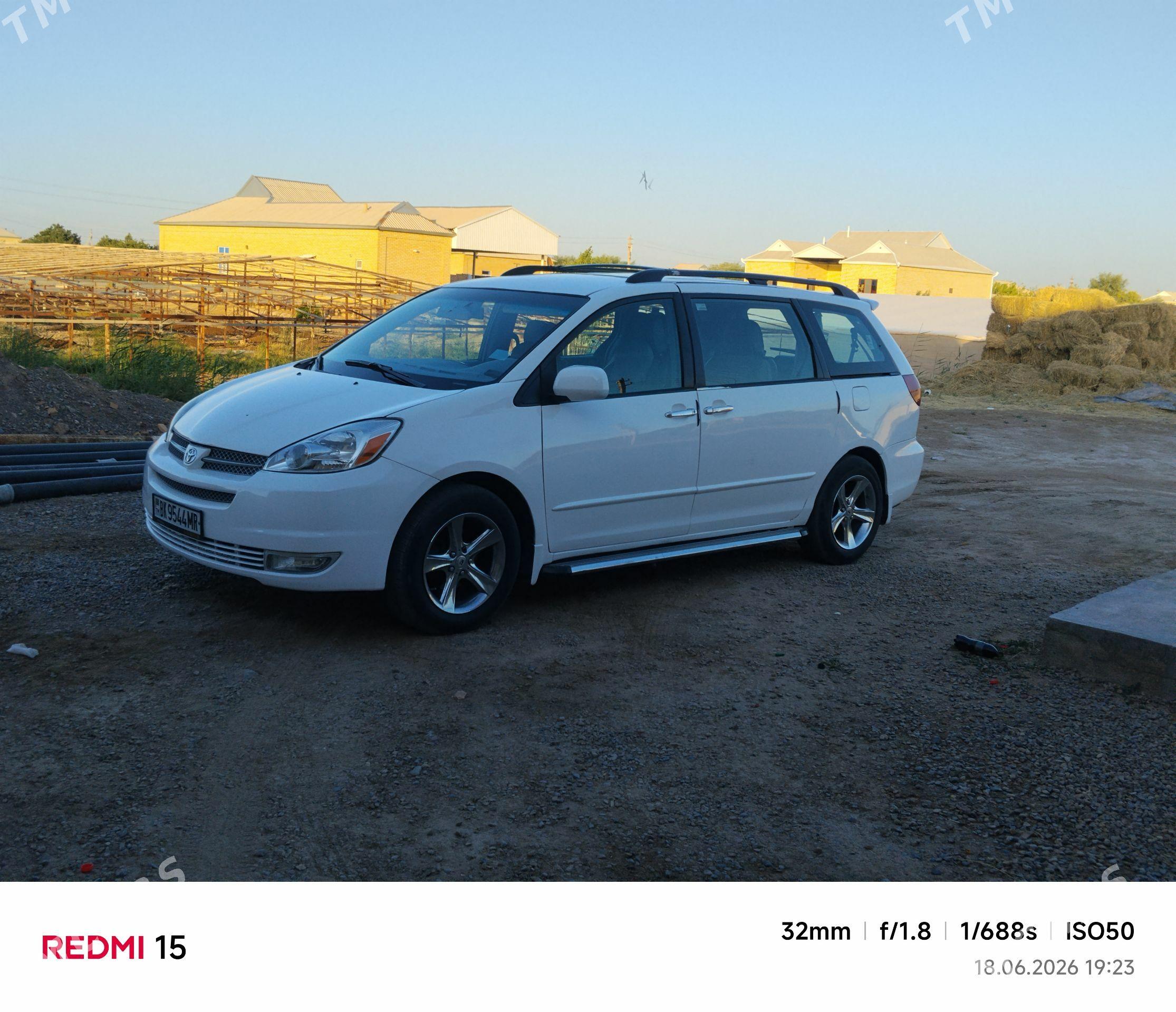 Toyota Sienna 2004 - 210 000 TMT - Мары - img 1
