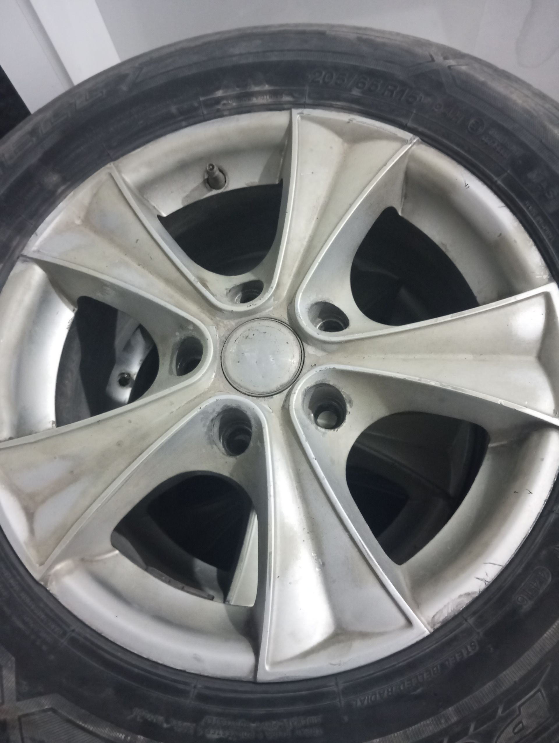 tayota Camry 205/65/15 1 000 TMT - Türkmenabat - img 1