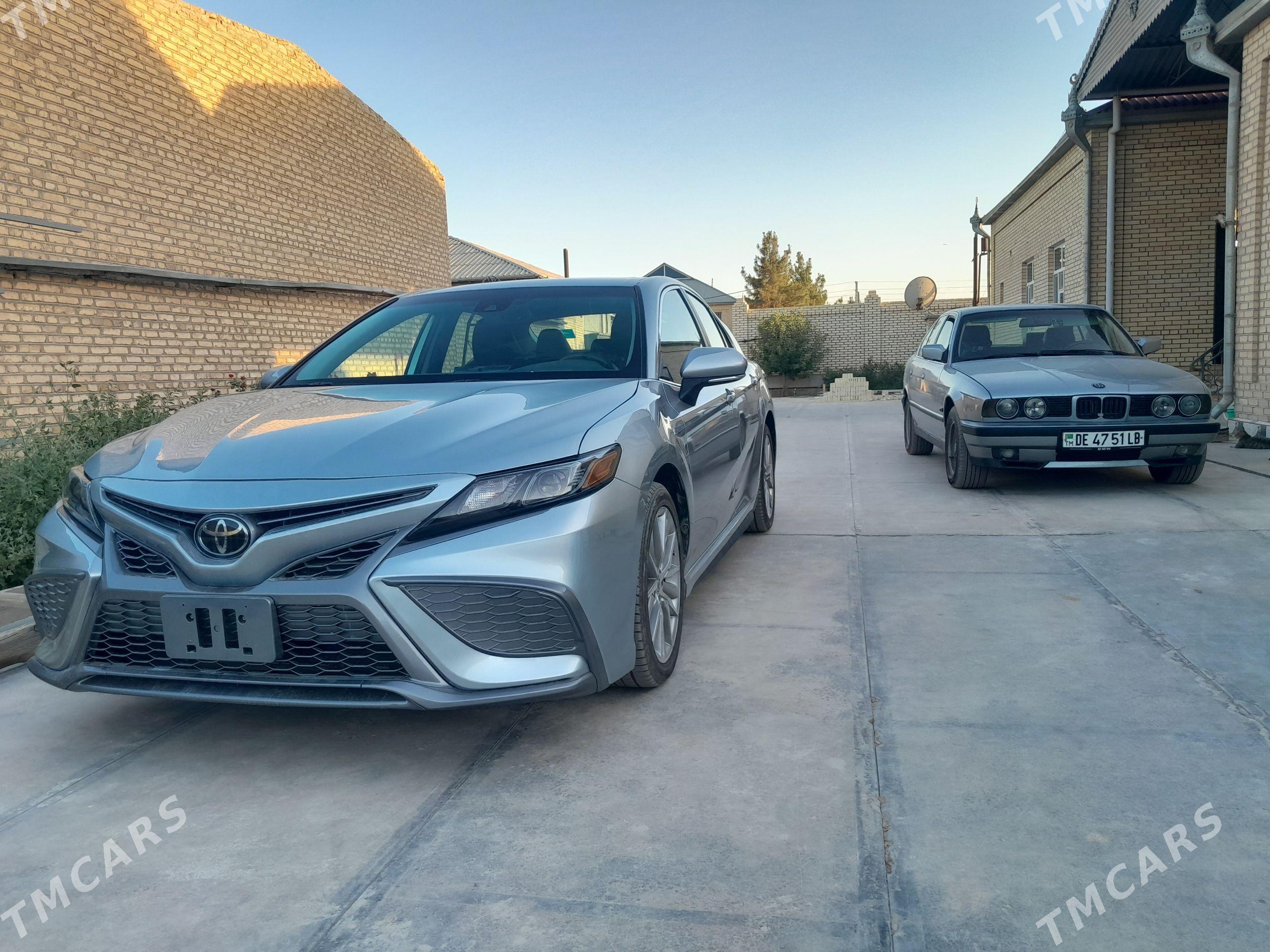 Toyota Camry 2023 - 420 000 TMT - Мары - img 1