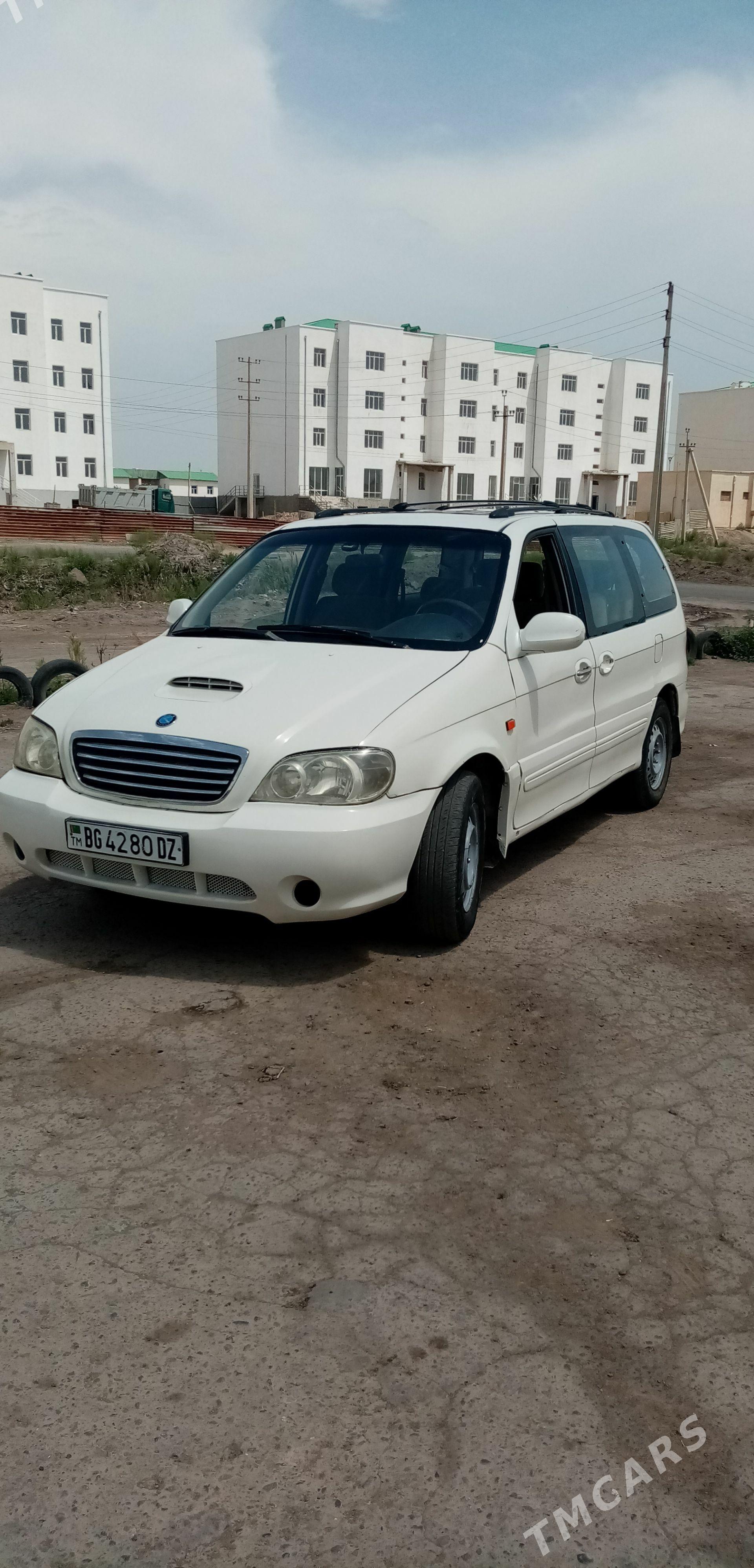 Kia Carnival 2002 - 55 000 TMT - Дашогуз - img 1