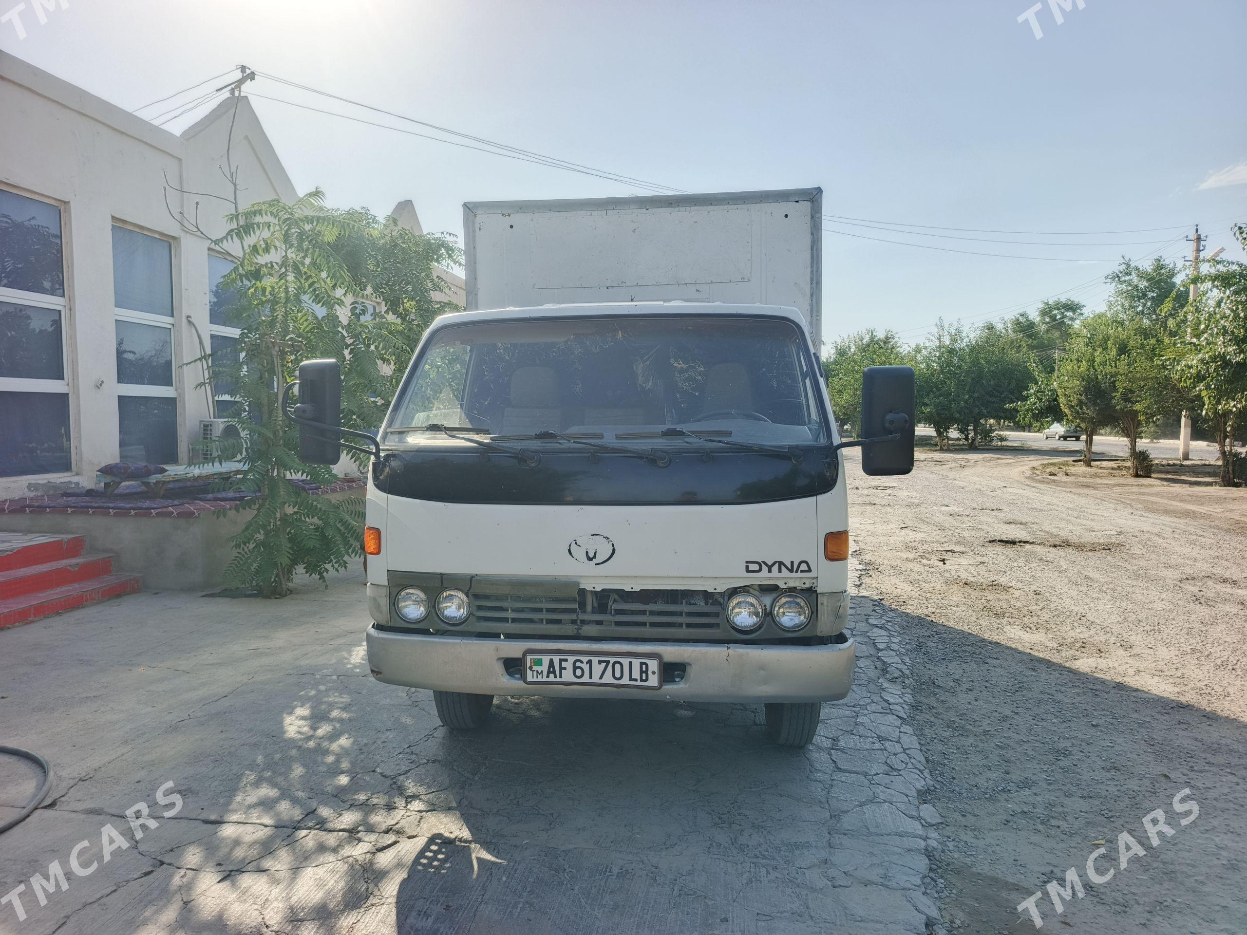 Toyota Dyna 1997 - 150 000 TMT - Köýtendag - img 1