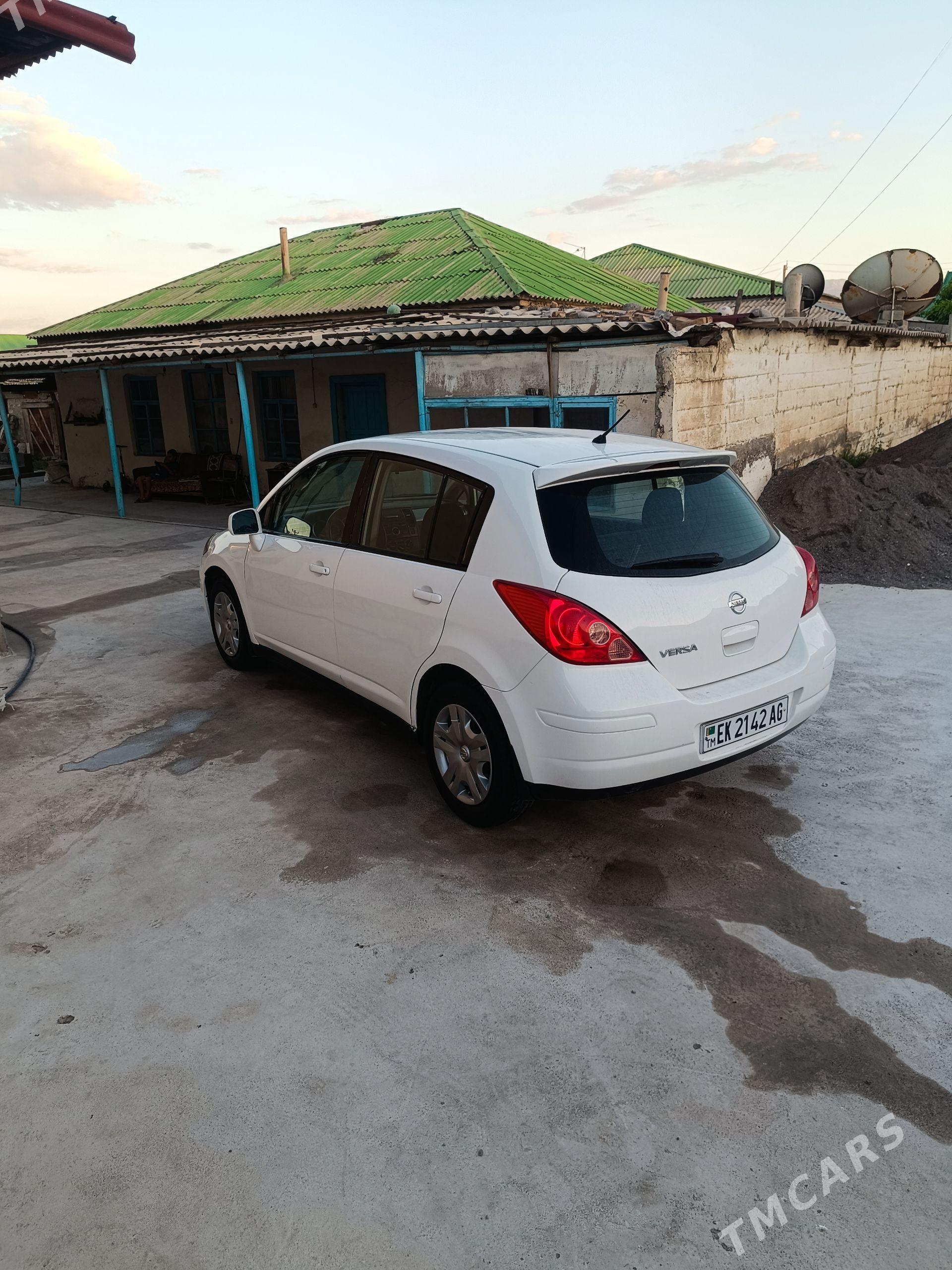 Nissan Versa 2012 - 140 000 TMT - Бузмеин - img 1