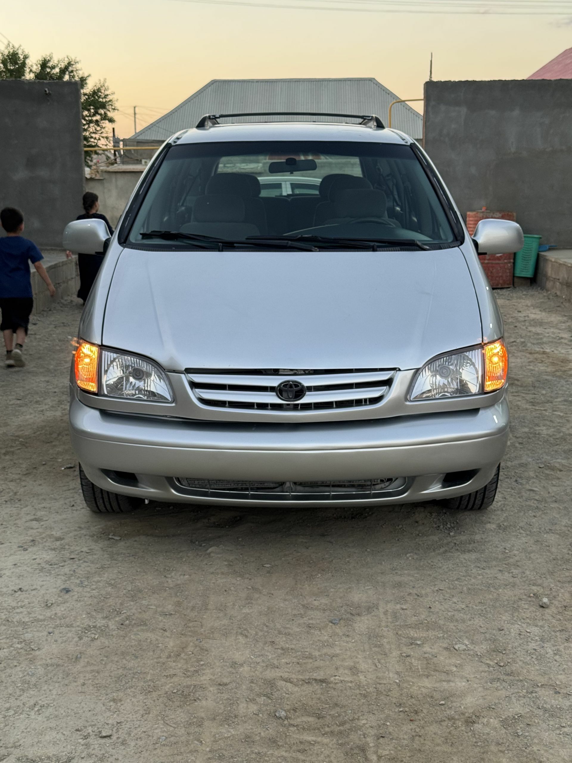 Toyota Sienna 2002 - 158 000 TMT - Бахарден - img 1