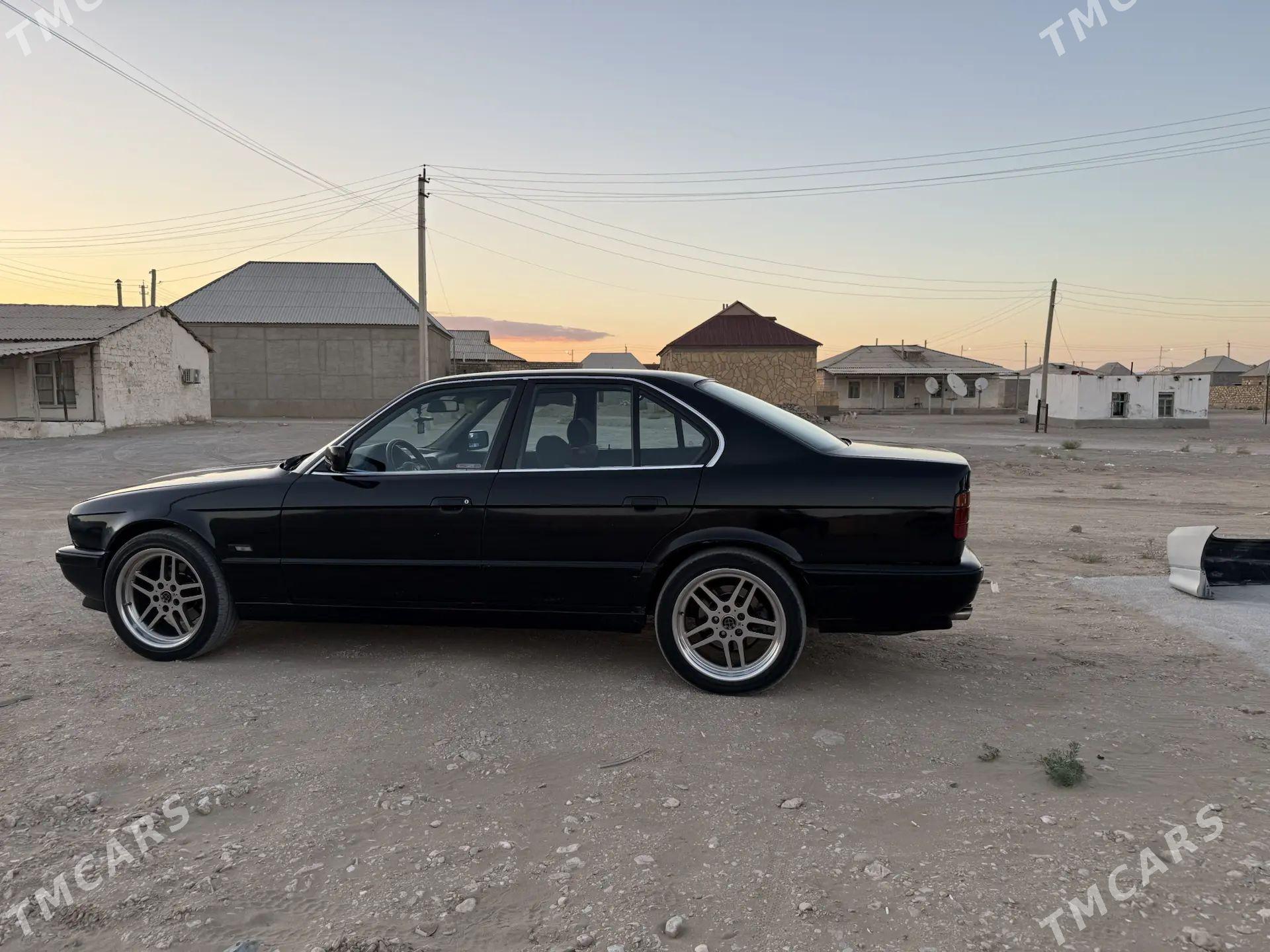 BMW 525 1992 - 85 000 TMT - Гумдаг - img 1