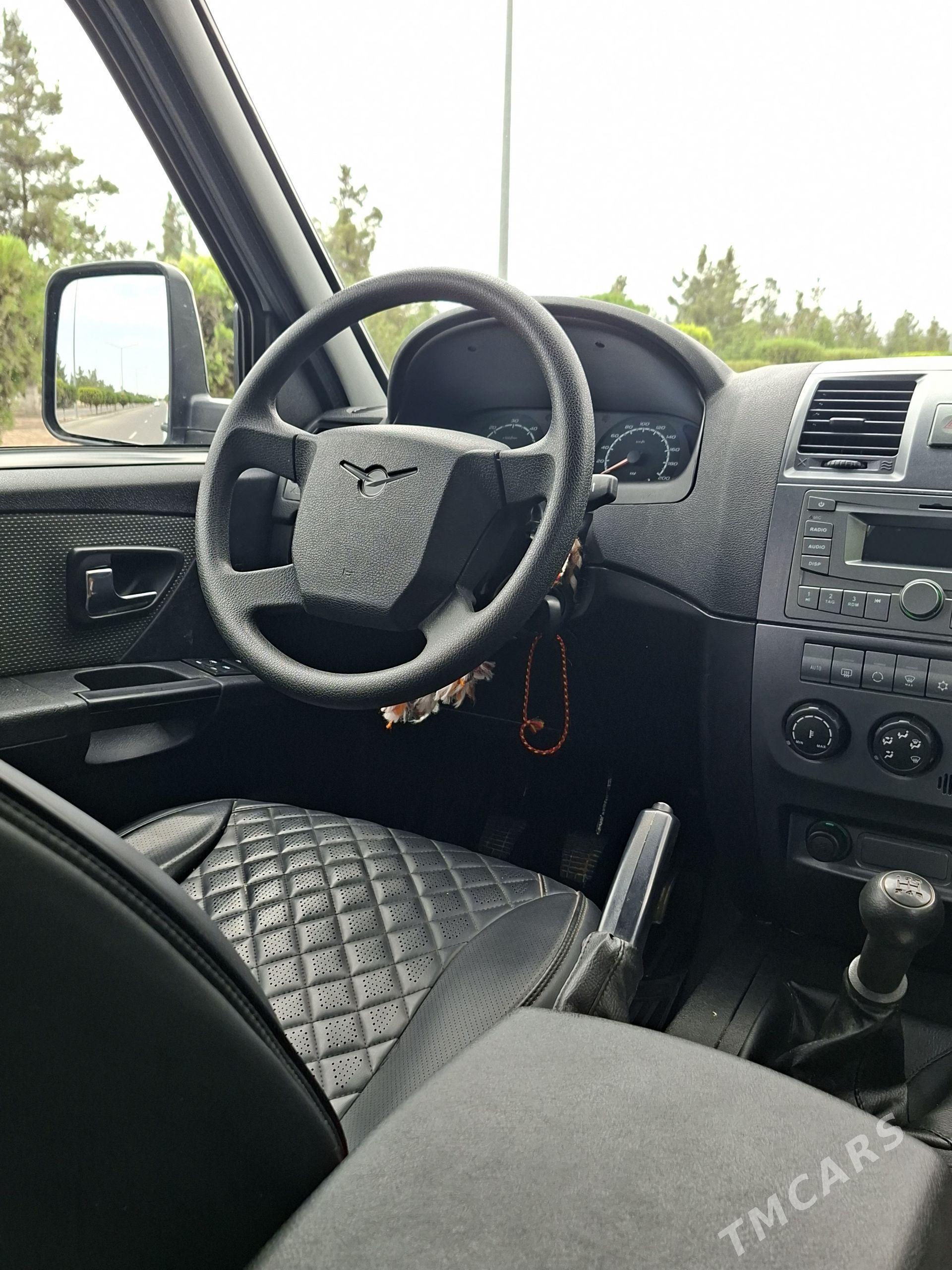 UAZ Profi 2014 - 255 000 TMT - Bäherden - img 1