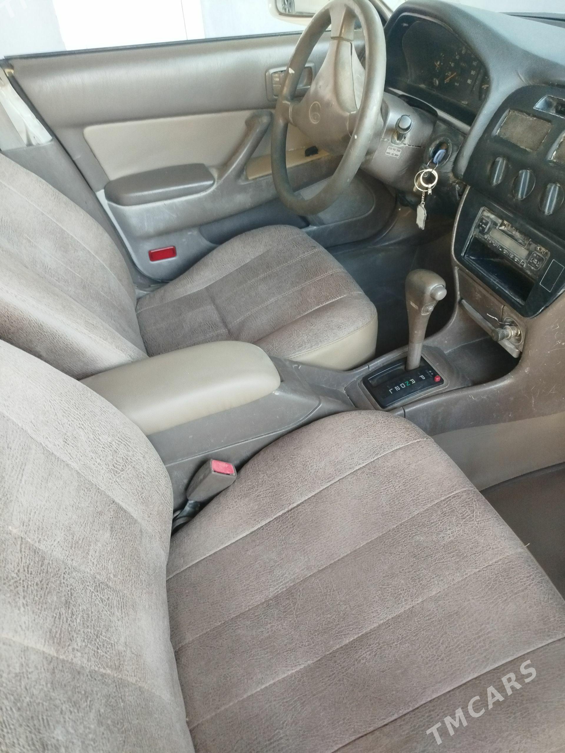 Toyota Vista 1994 - 70 000 TMT - Теджен - img 1