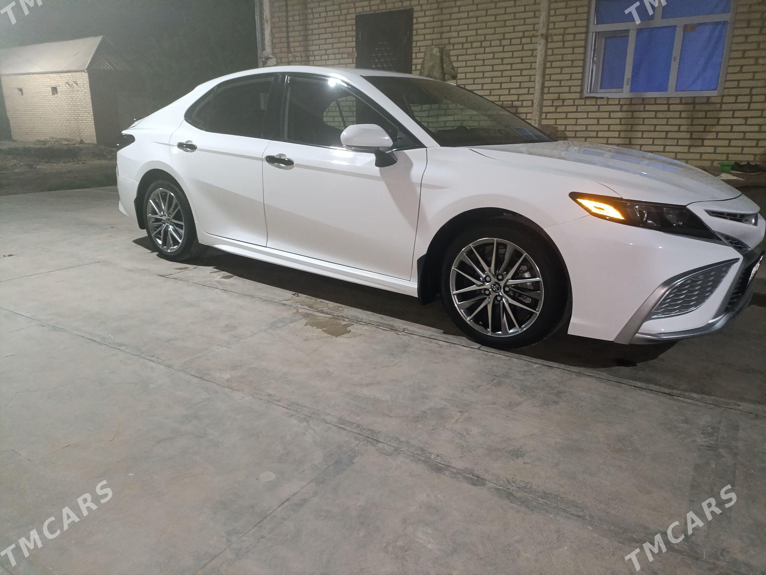 Toyota Camry 2024 - 330 000 TMT - Мургап - img 1